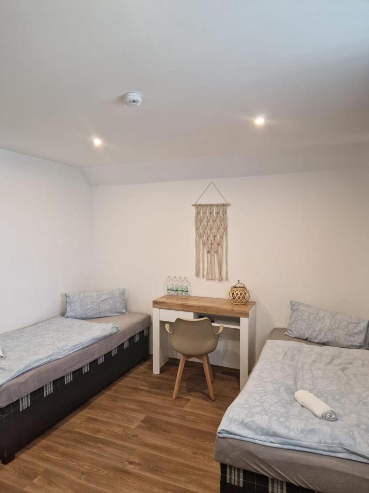 Quadruple Room With Private Bathroom photo 2
