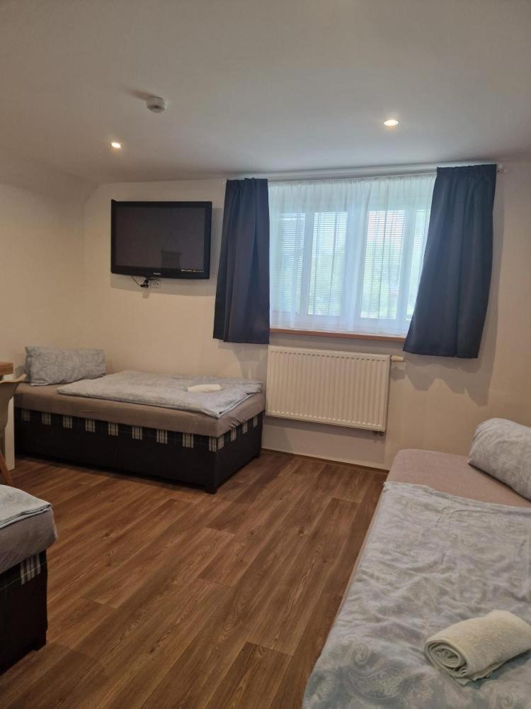 Quadruple Room With Private Bathroom photo 3