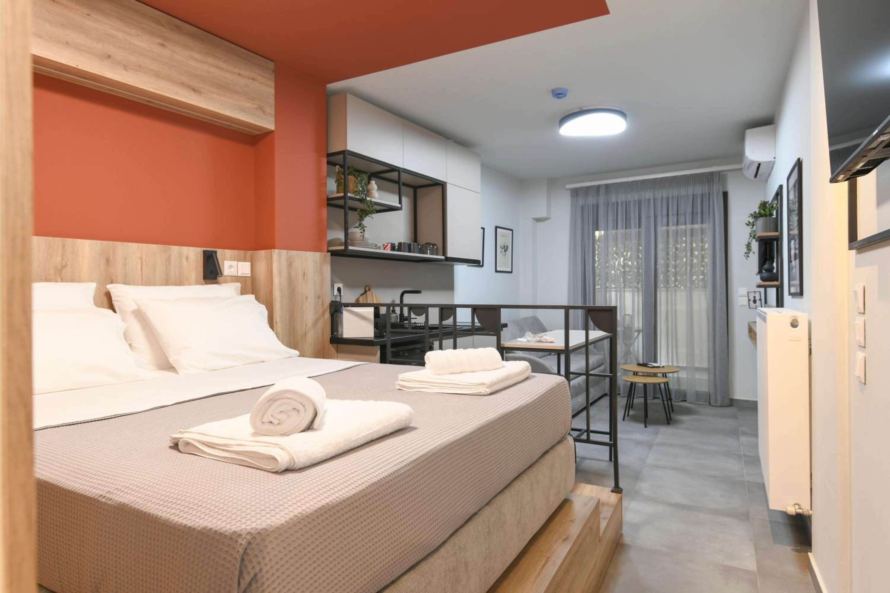 One-Bedroom Apartment with Terrace photo 2