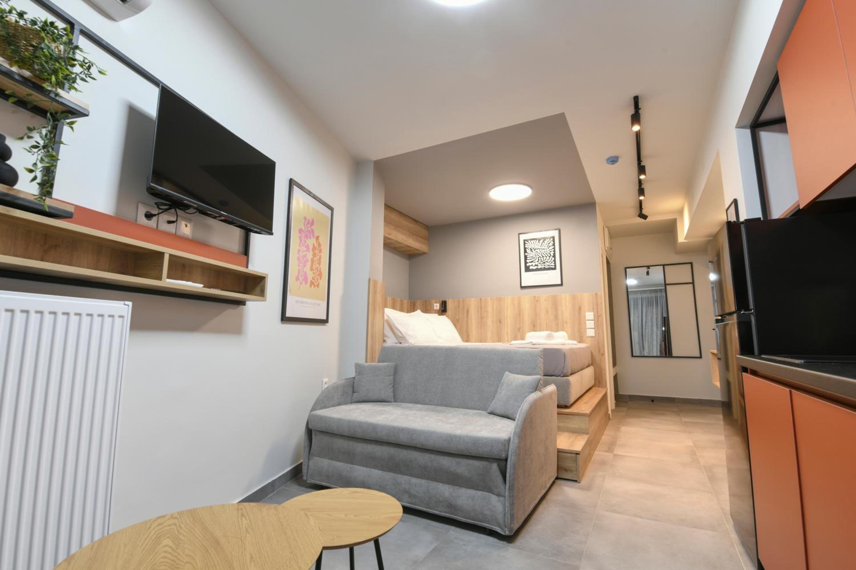 One-Bedroom Apartment with Terrace photo 2