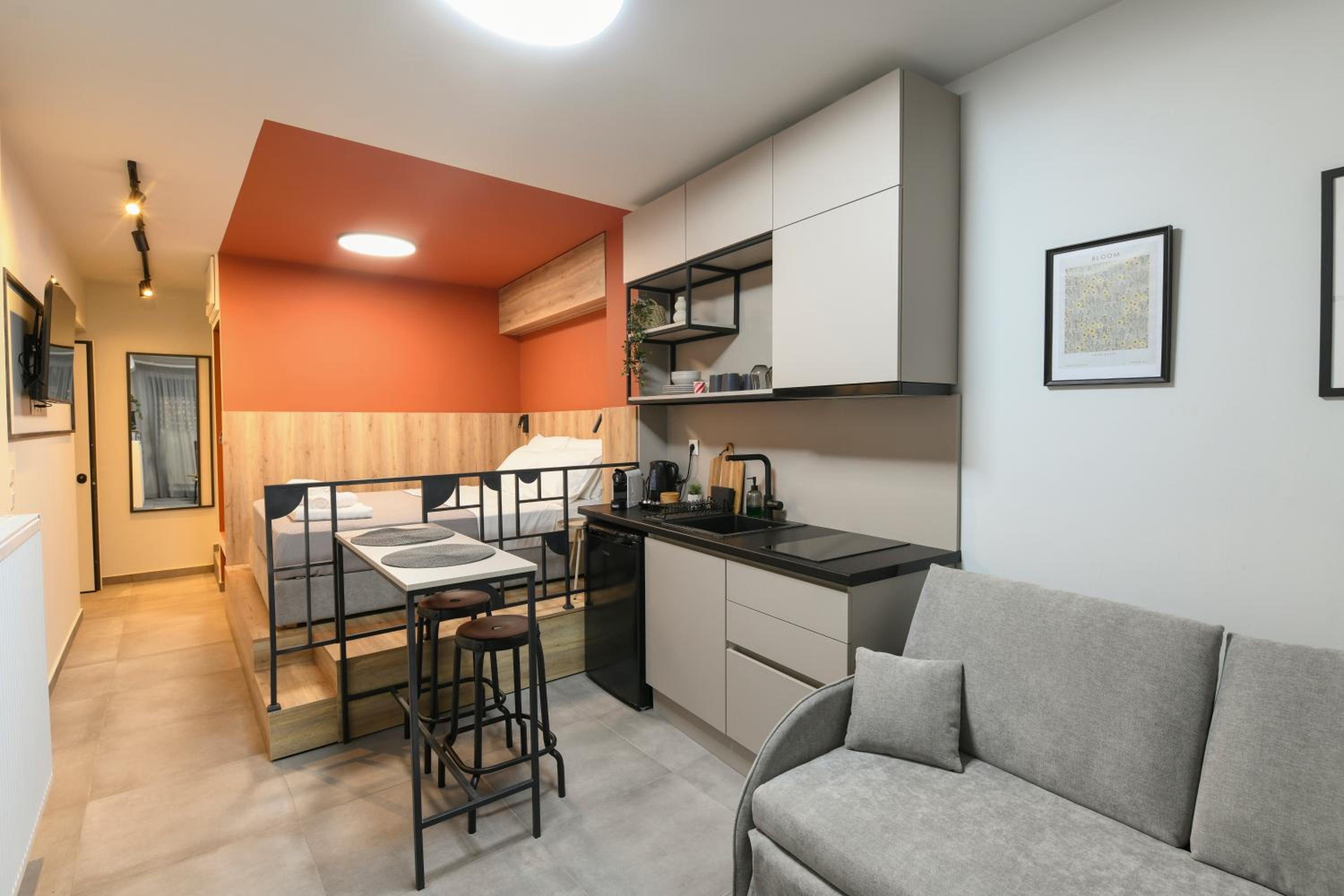 One-Bedroom Apartment with Terrace photo 1