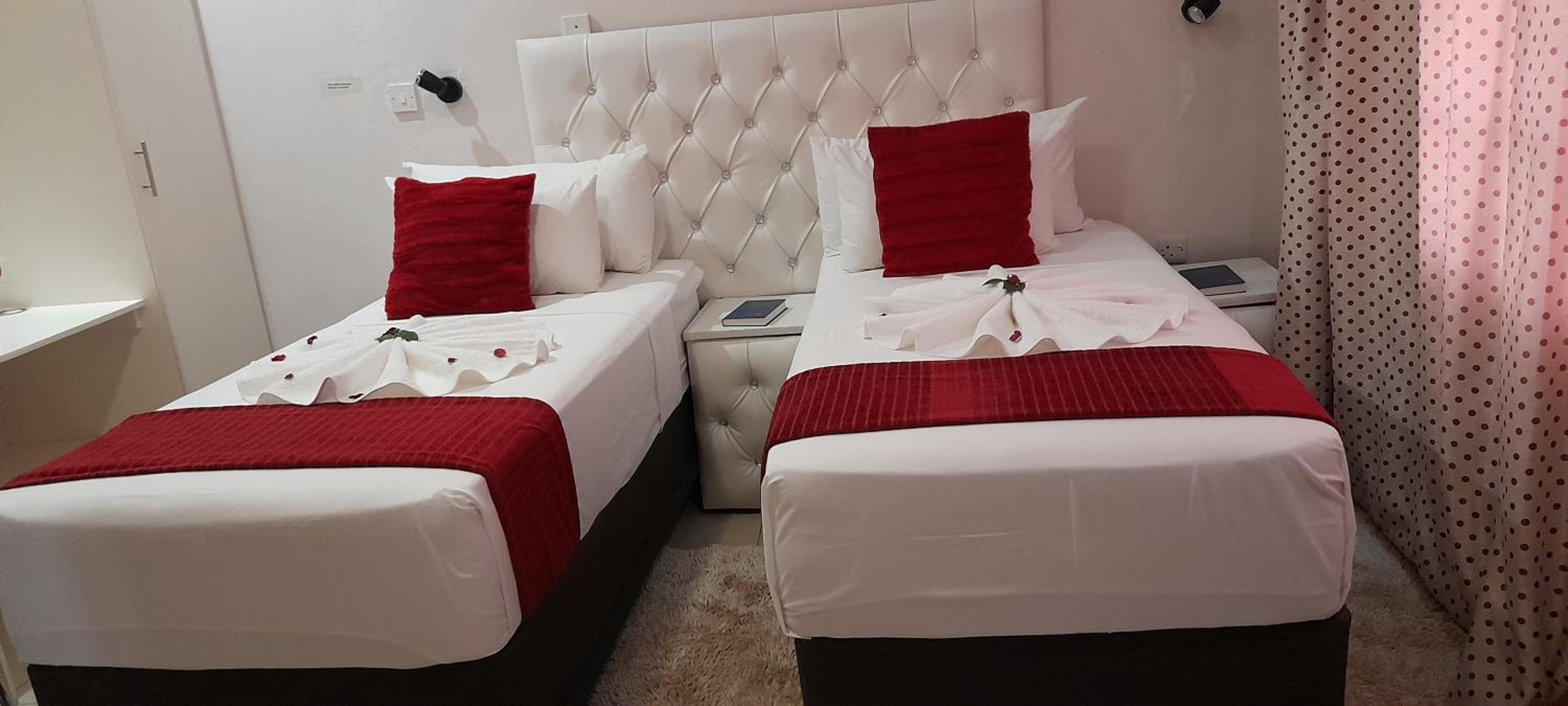 Deluxe Twin Room photo 3