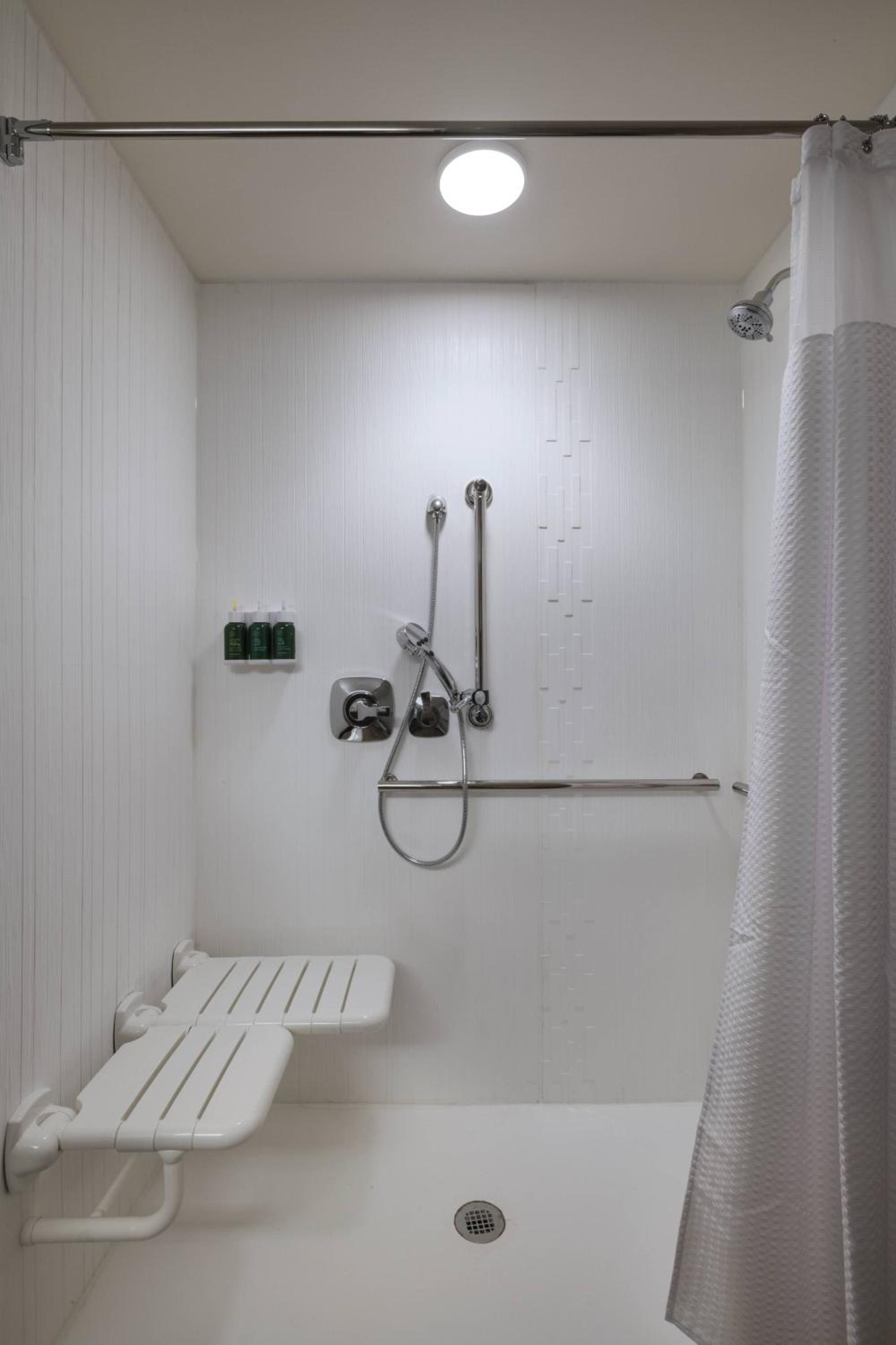Guest room, 2 Queen - Photo 2