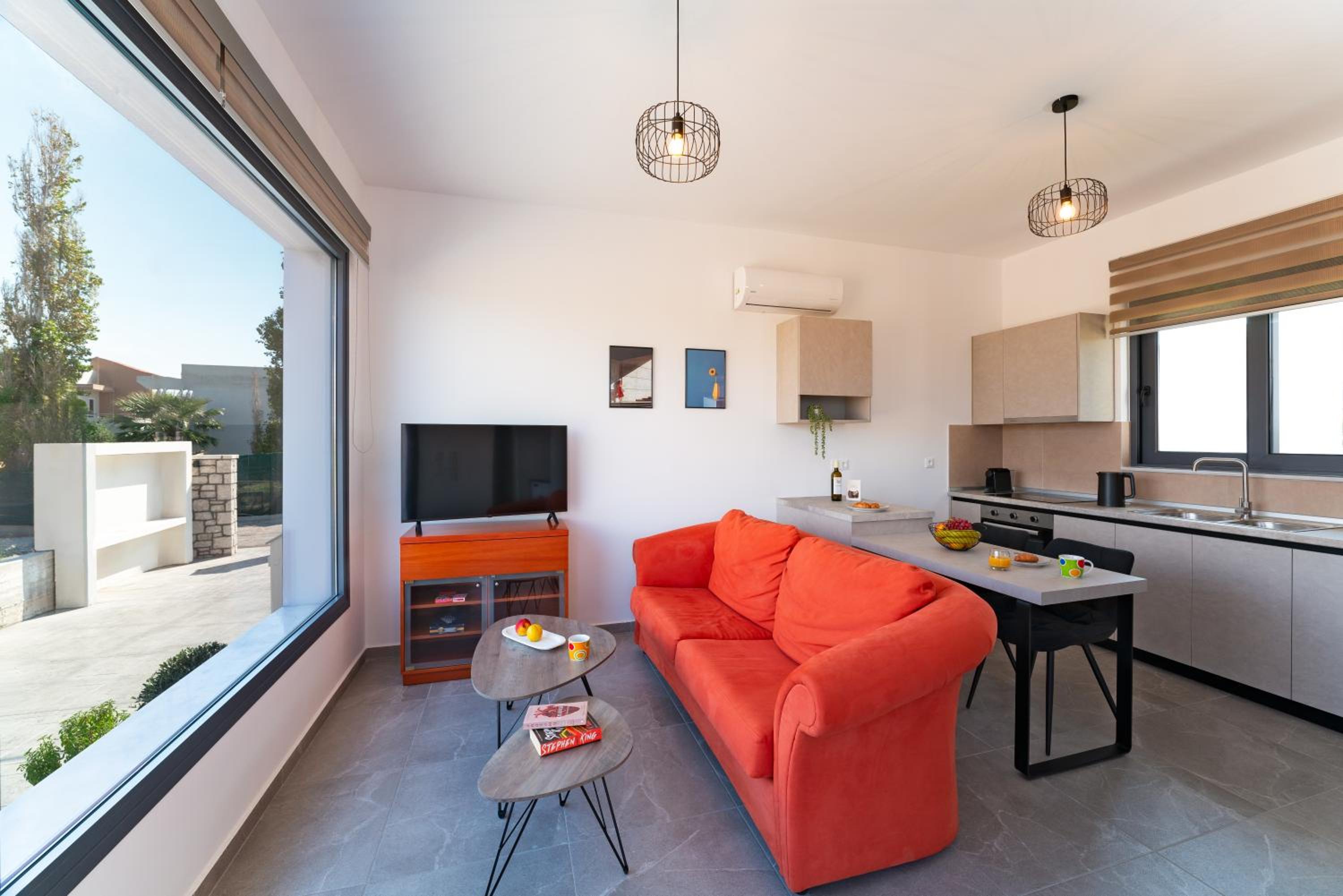 One-Bedroom Apartment - Sea Side