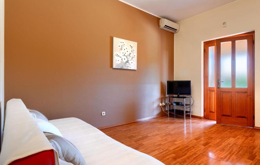 Villa photo 1