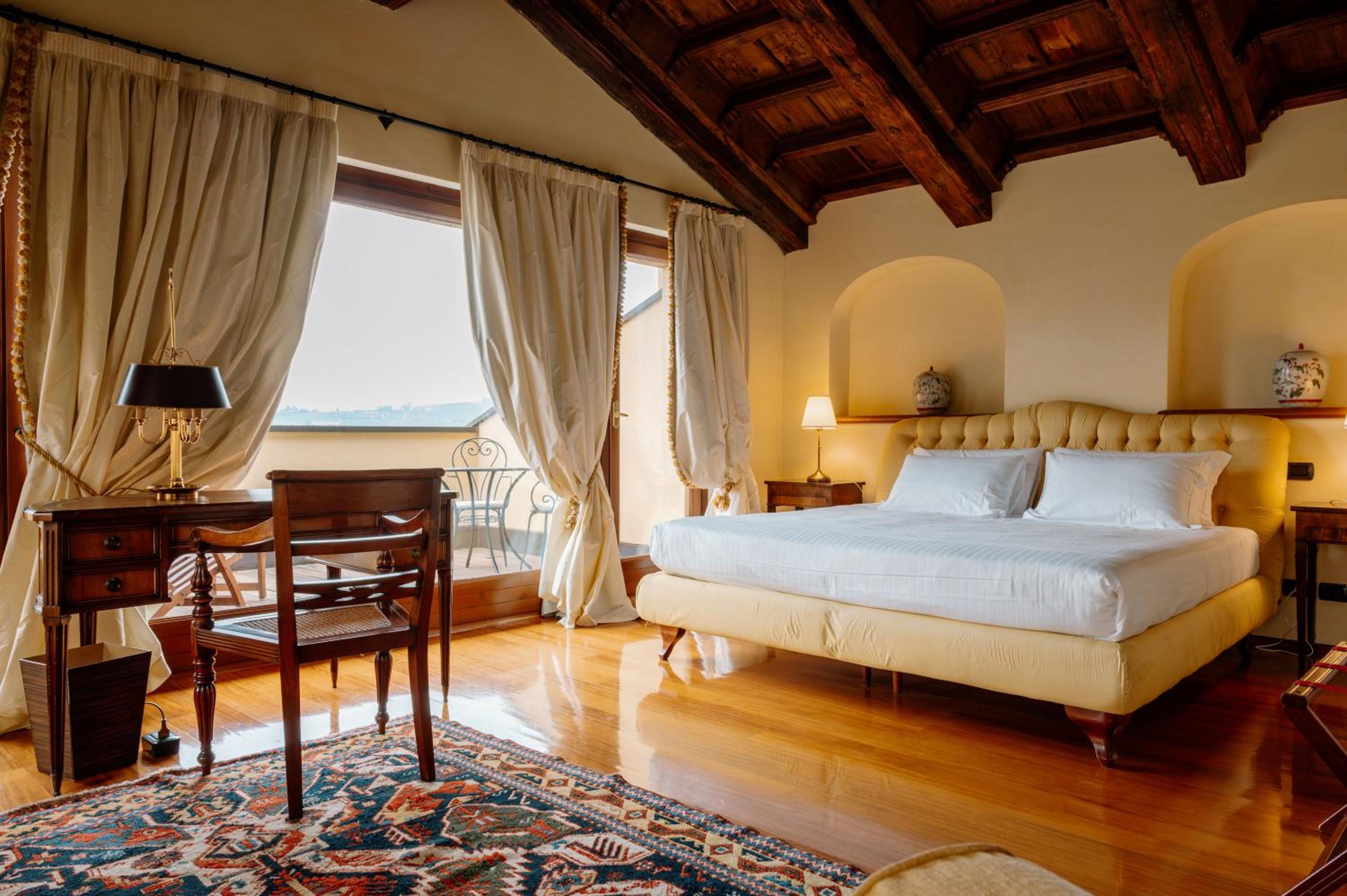 Suite with Garden View
