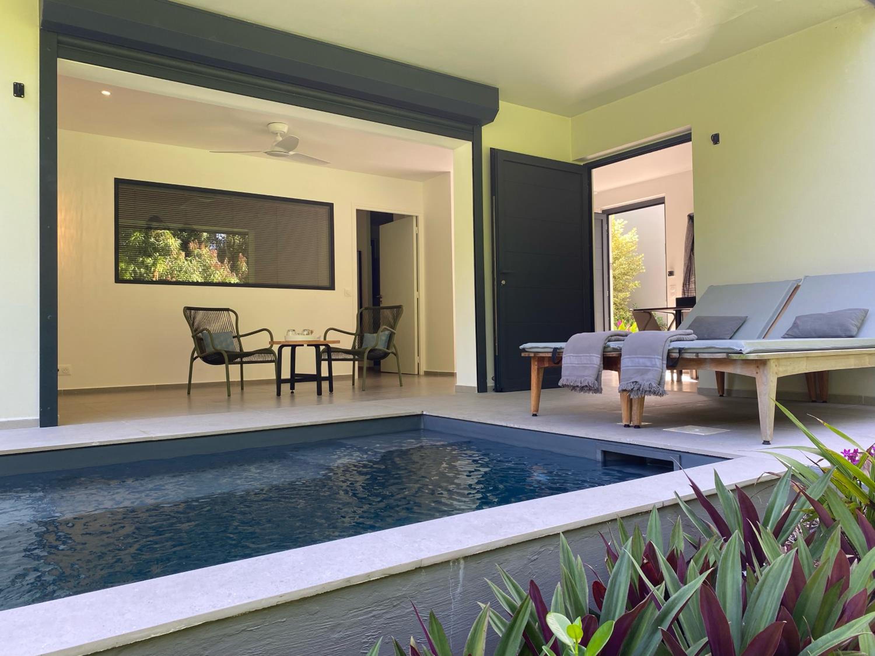 Junior Suite with Private Pool photo 2