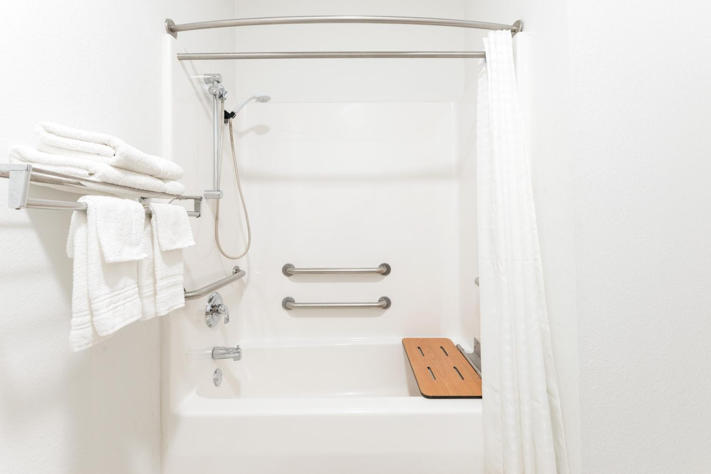King Room - Disability Access/Non-Smoking - Photo 4