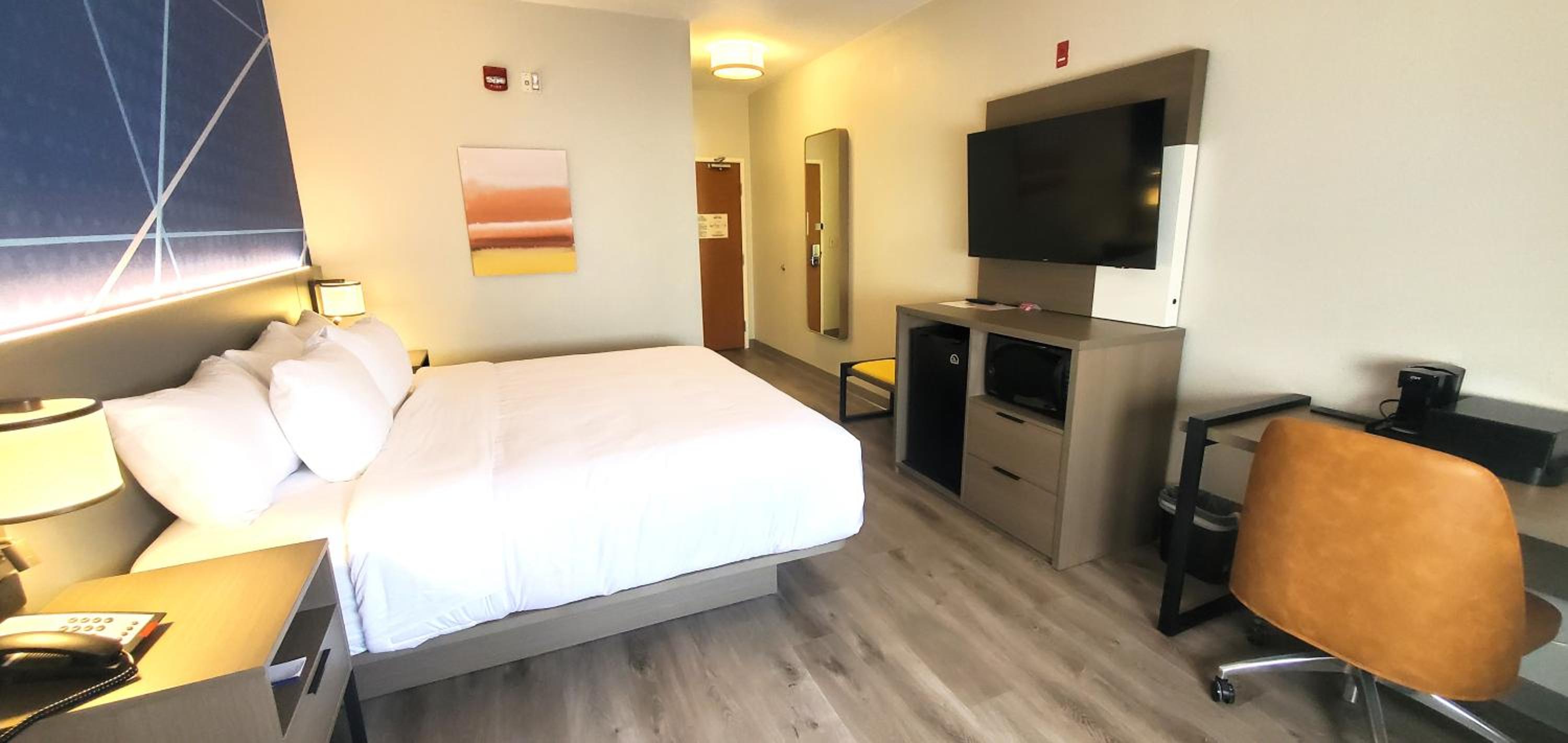 King Room - Non Smoking - Photo 7