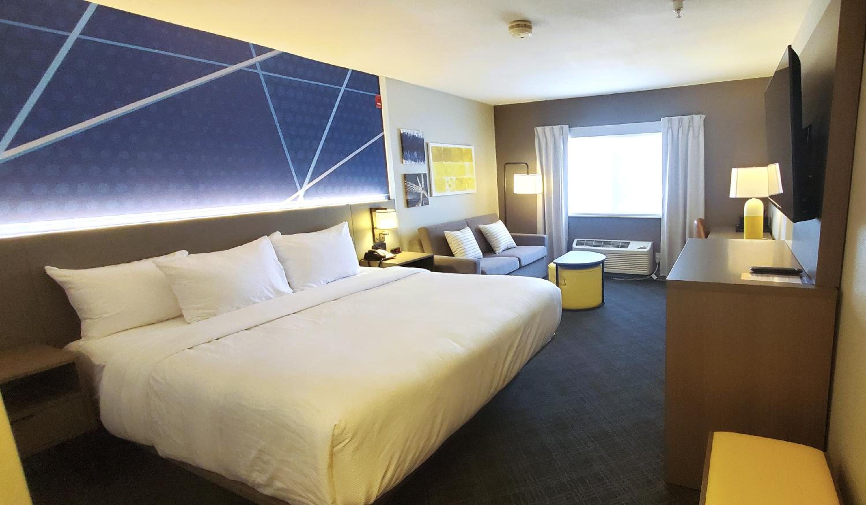 King Room - Non Smoking - Photo 11
