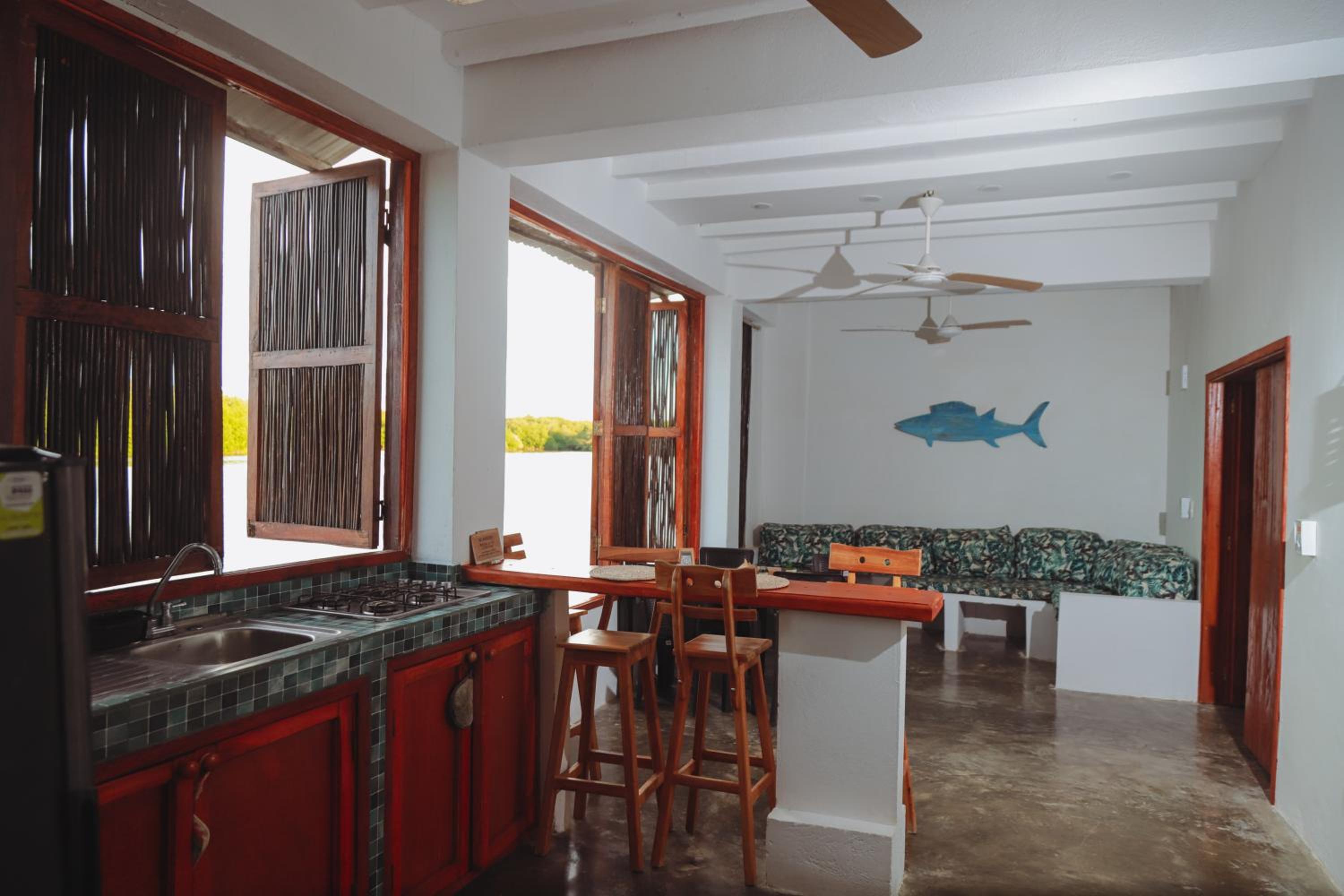 Family Room with Lake View photo 3
