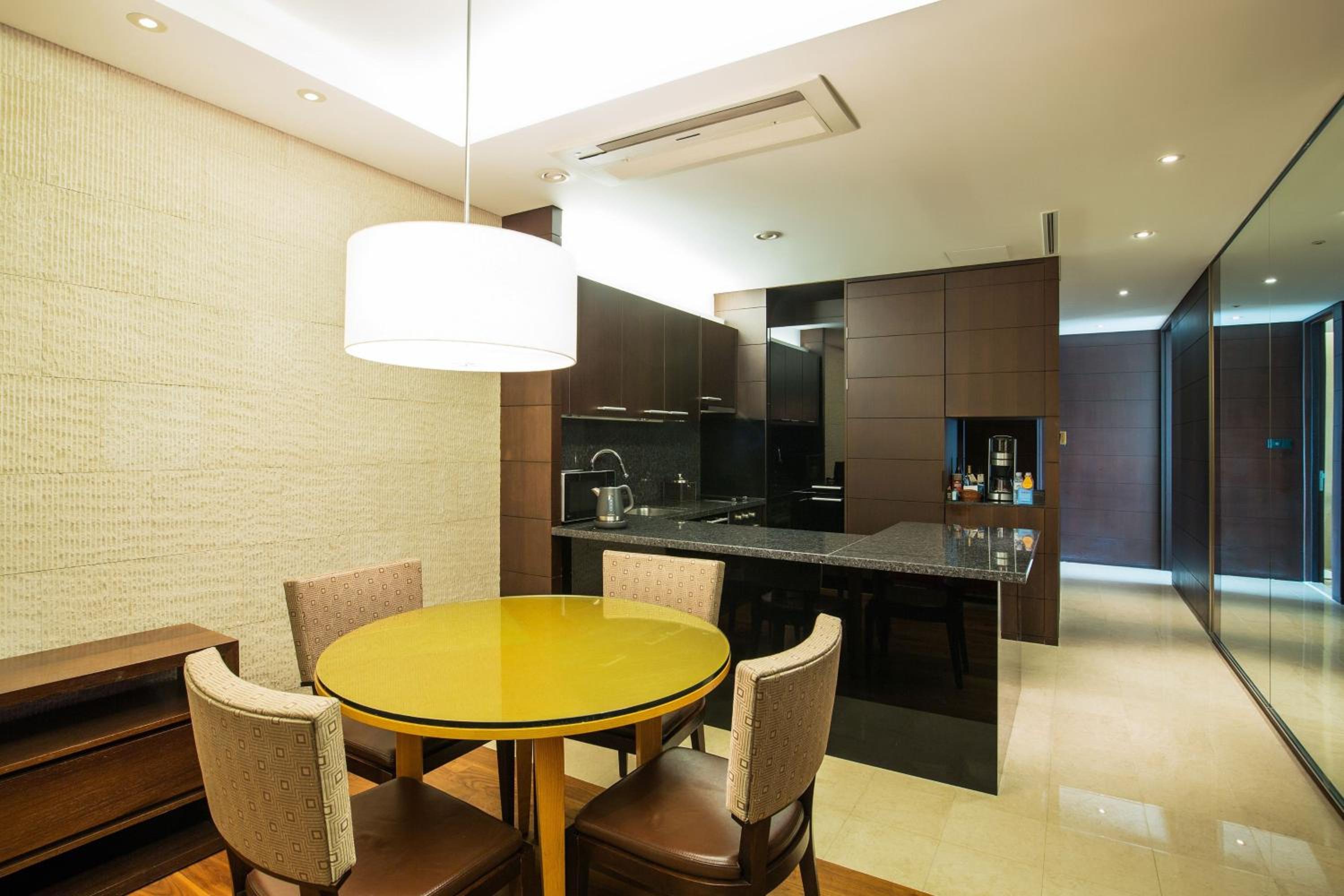 Penthouse Suite - Photo 3