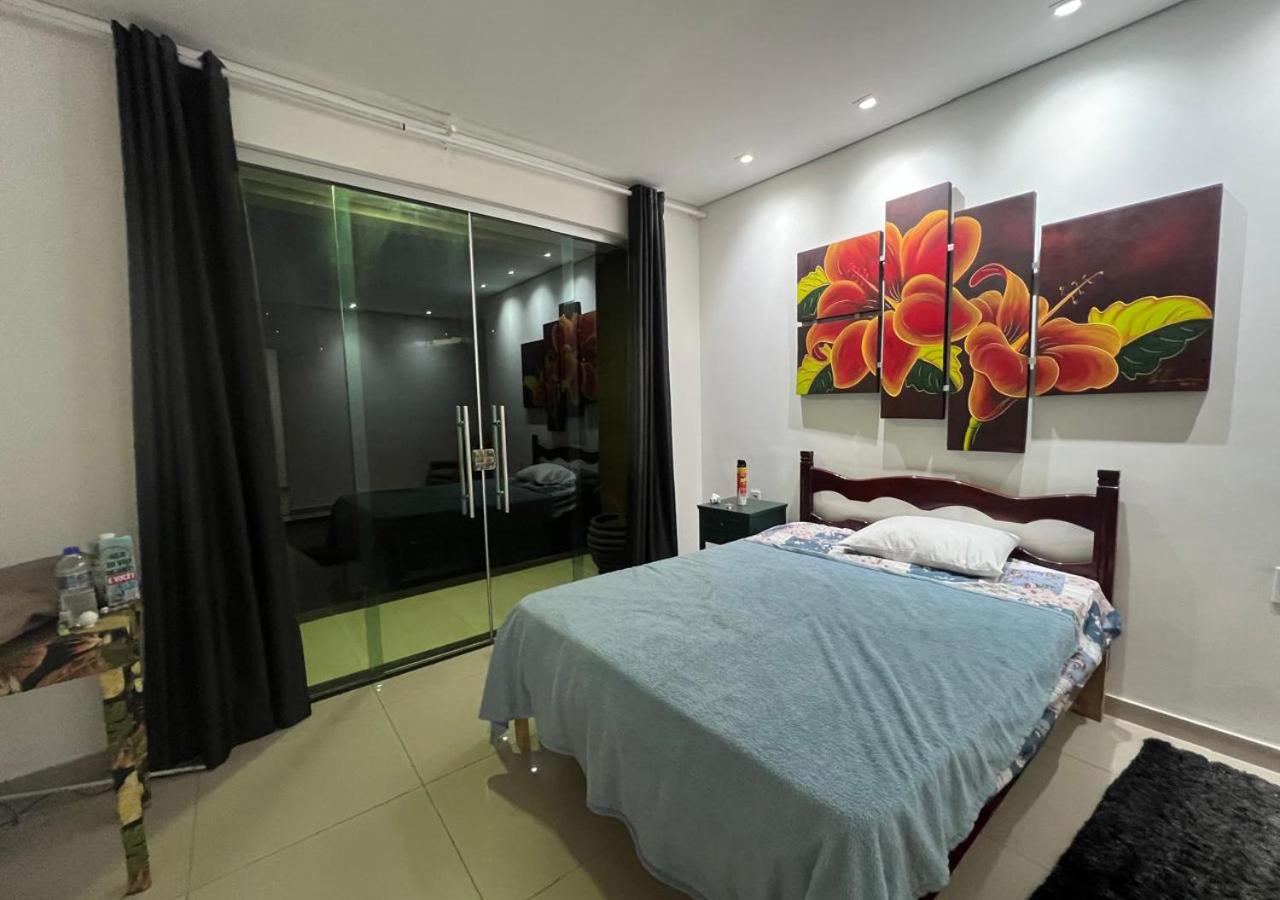 Five-Bedroom House photo 2