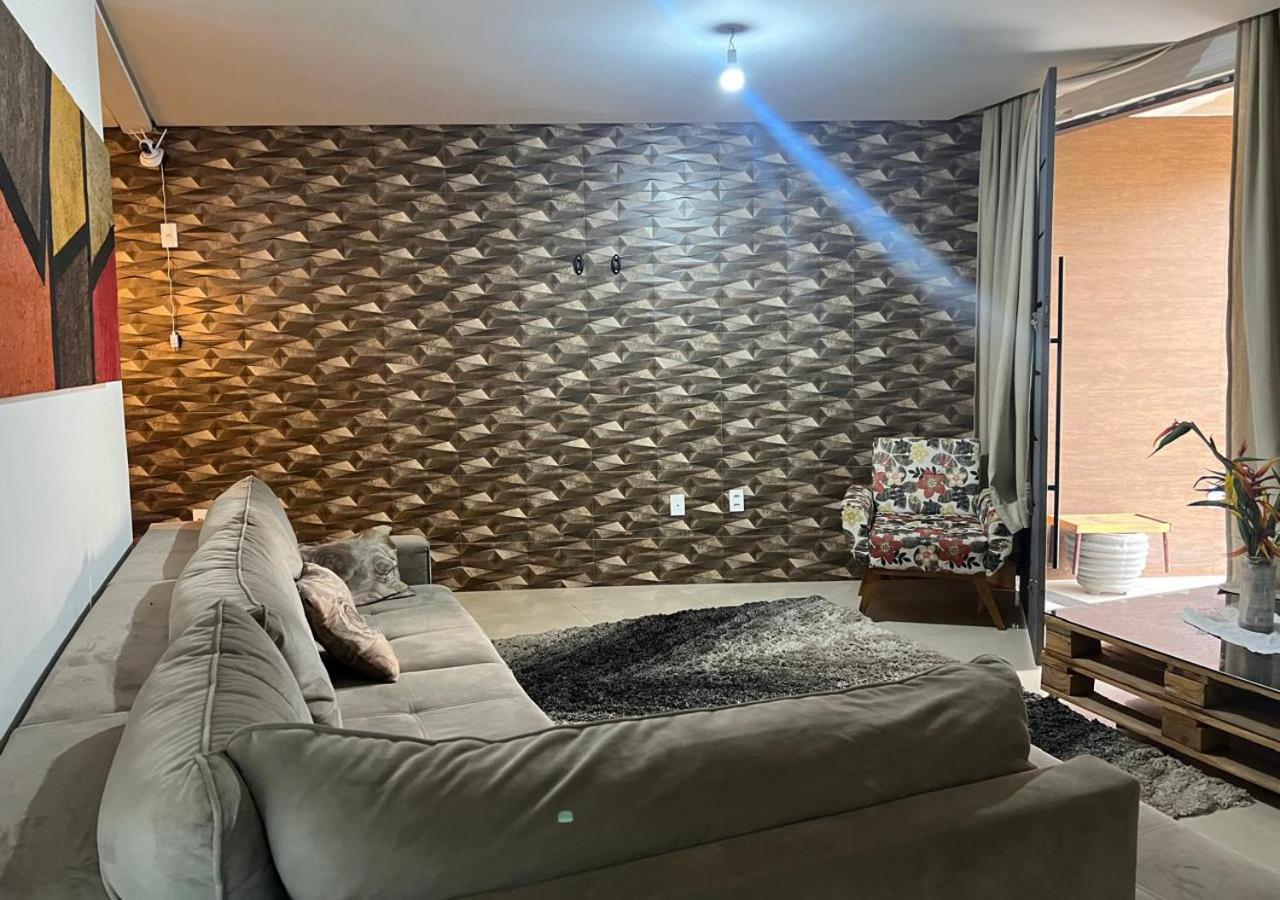 Five-Bedroom House photo 1