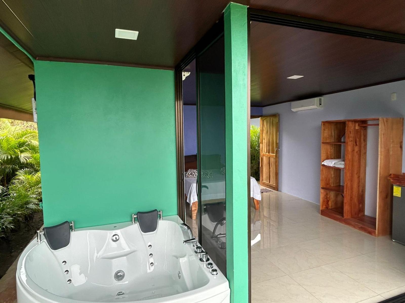 Double Room with Spa Bath photo 3