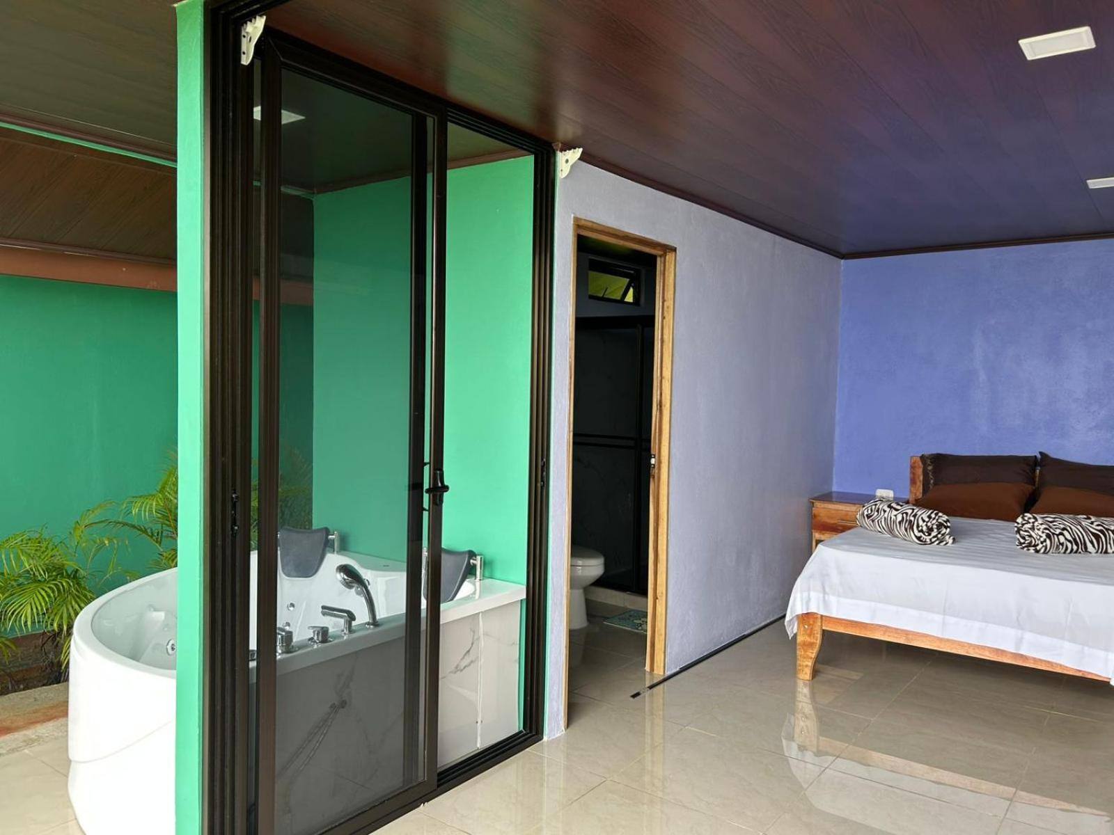 Double Room with Spa Bath photo 1