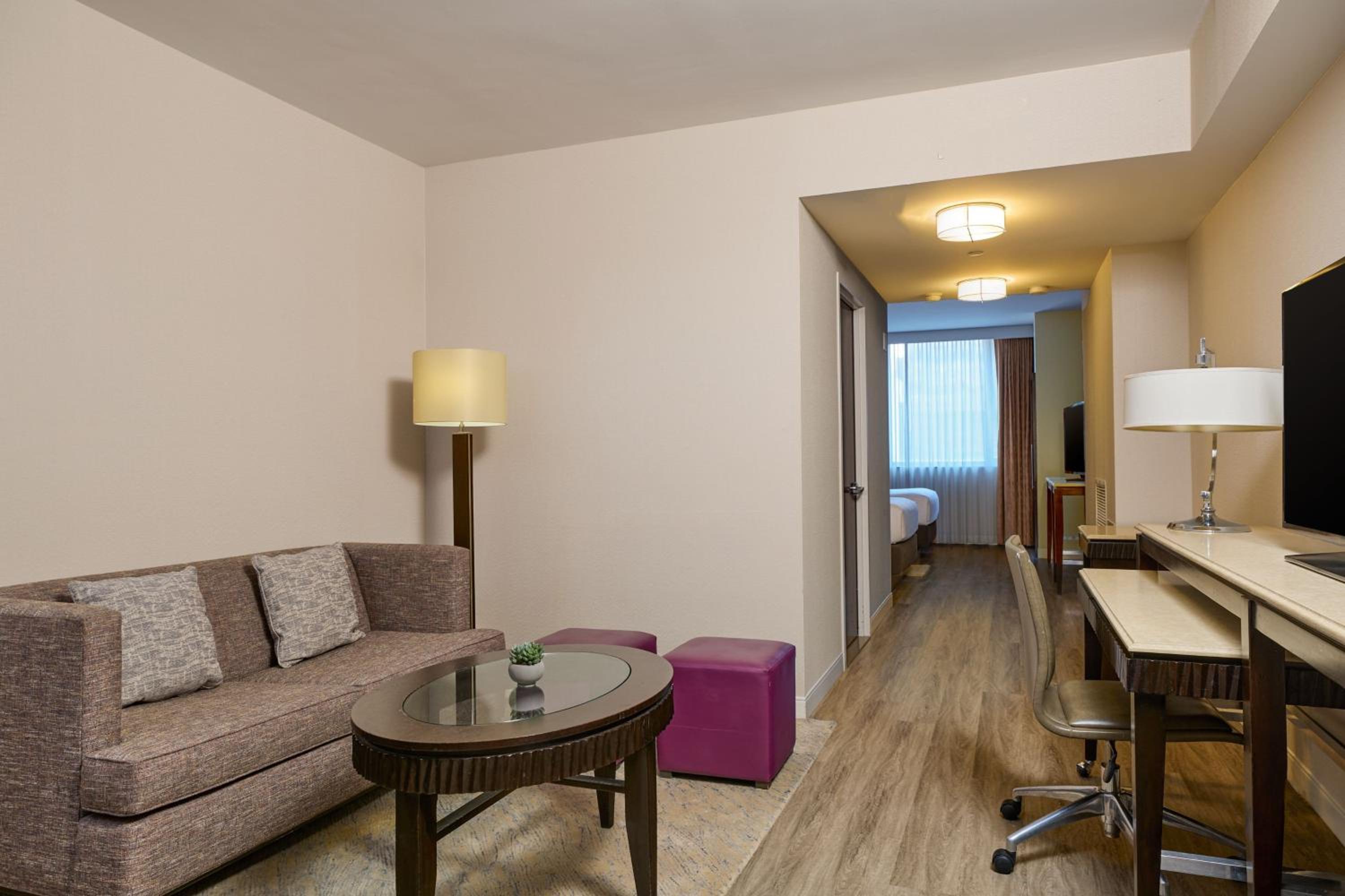 Suite, 2 Double, Sofa bed - Photo 2