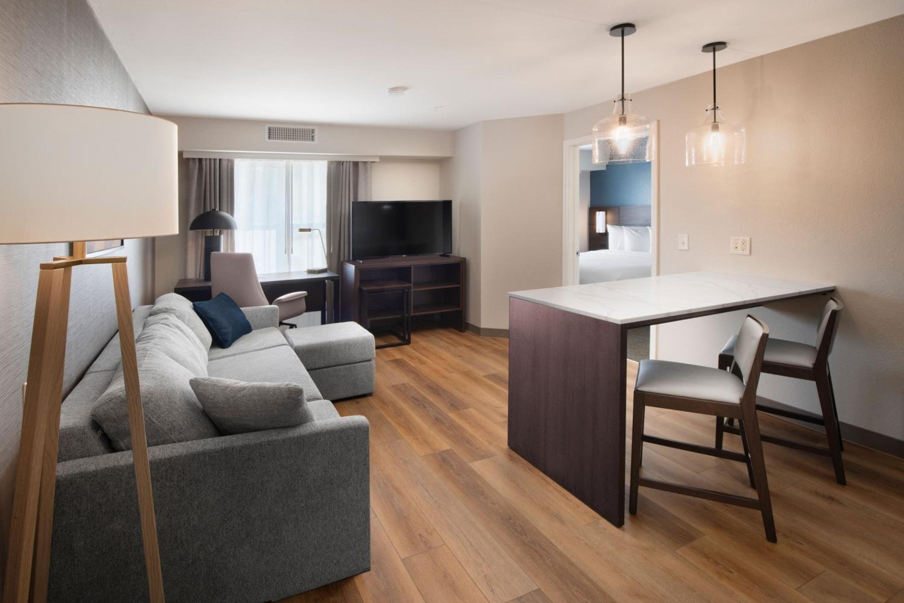 One-Bedroom Queen Suite - Photo 1
