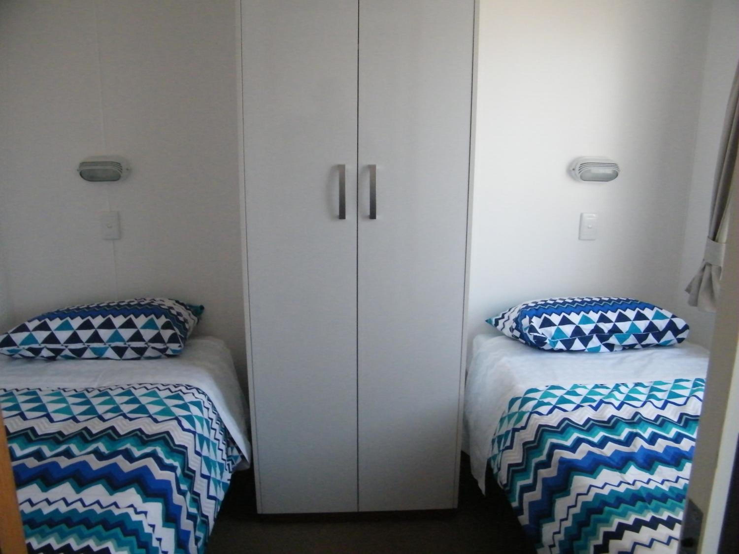 Deluxe Two-Bedroom Cabin - Photo 5