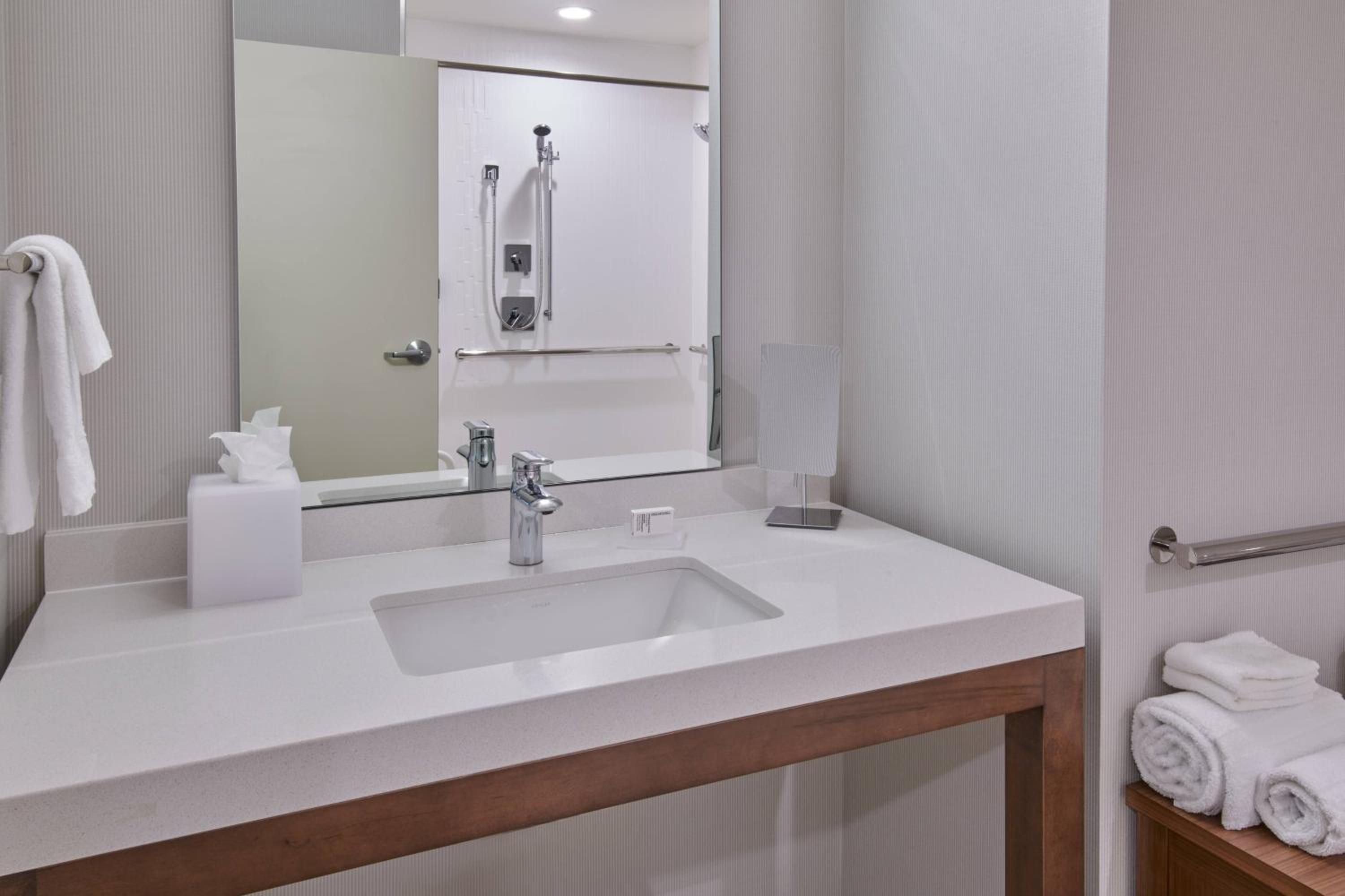 Guest room, 1 King, Valley view - Photo 3