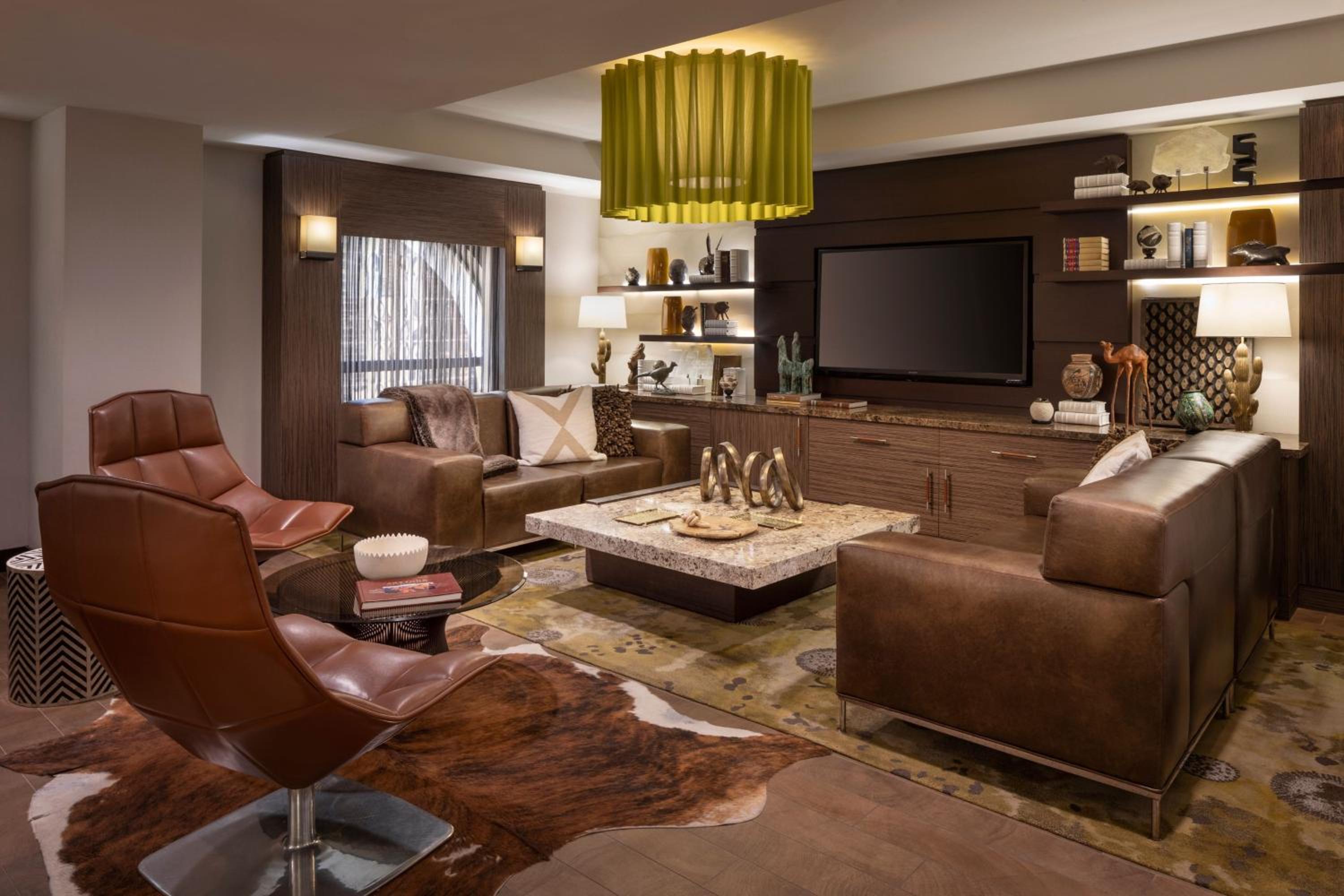 Club level, Guest room, 1 King, High floor - Photo 5