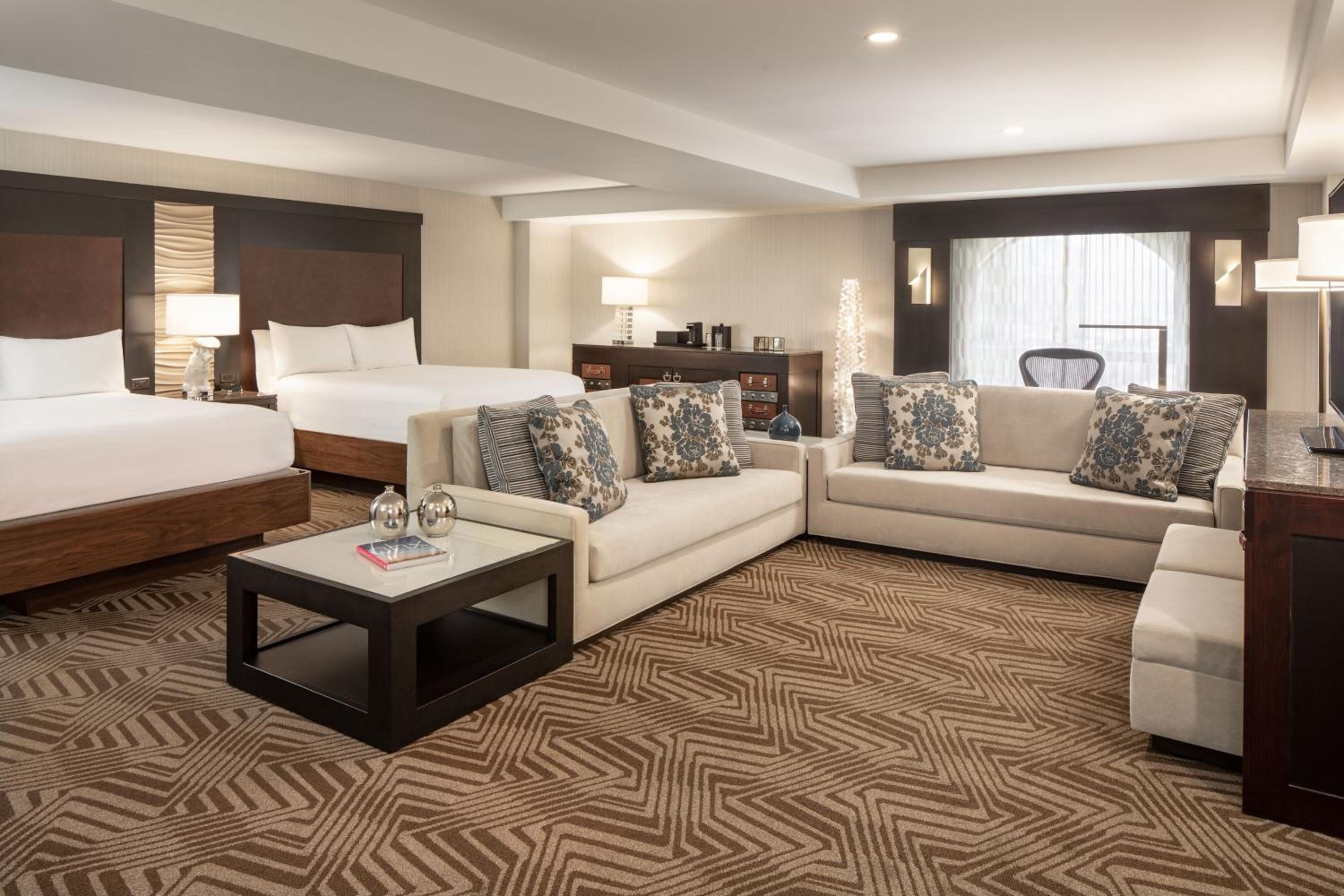 Studio Queen Suite with Two Queen Beds - Photo 2