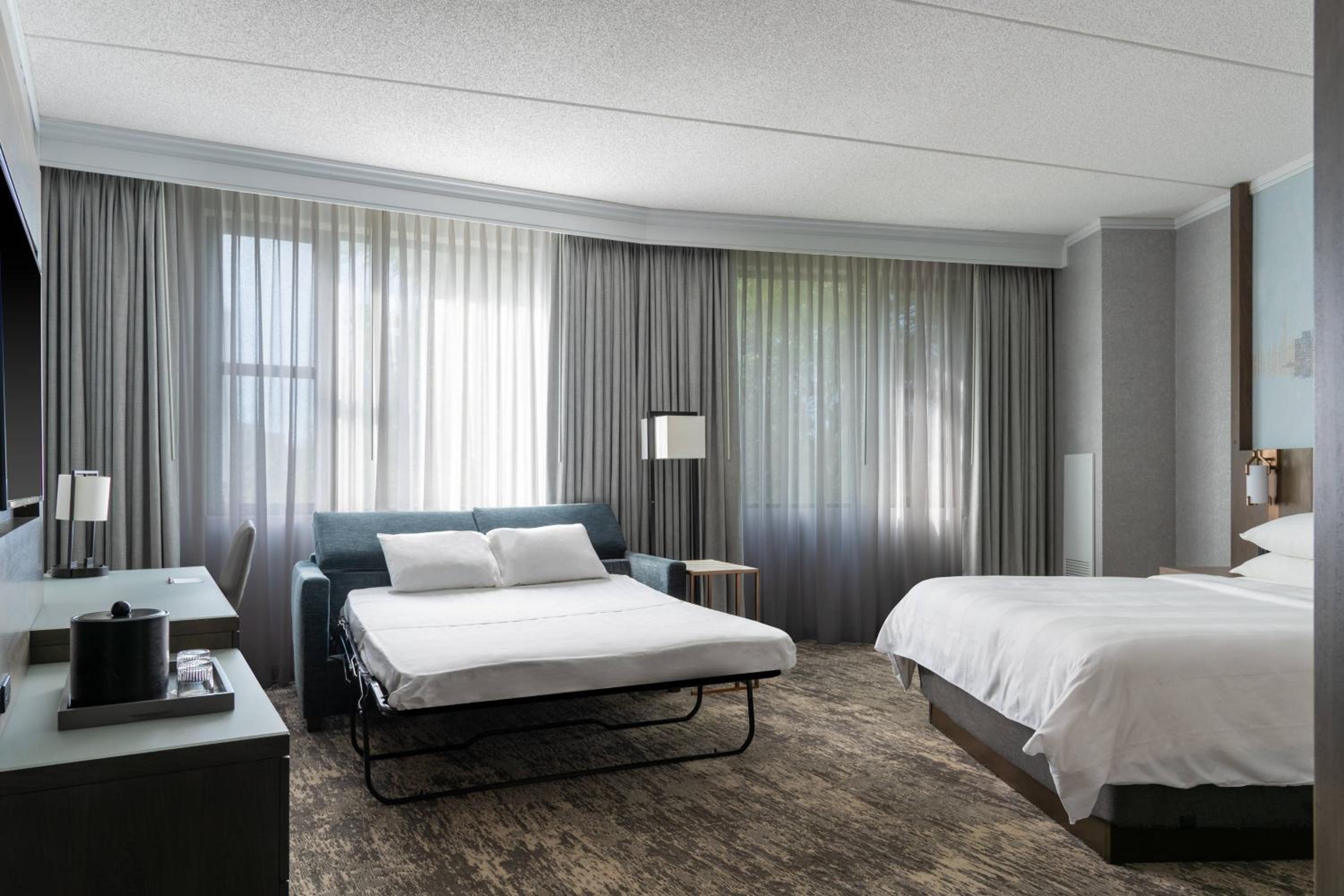 One-Bedroom King Suite