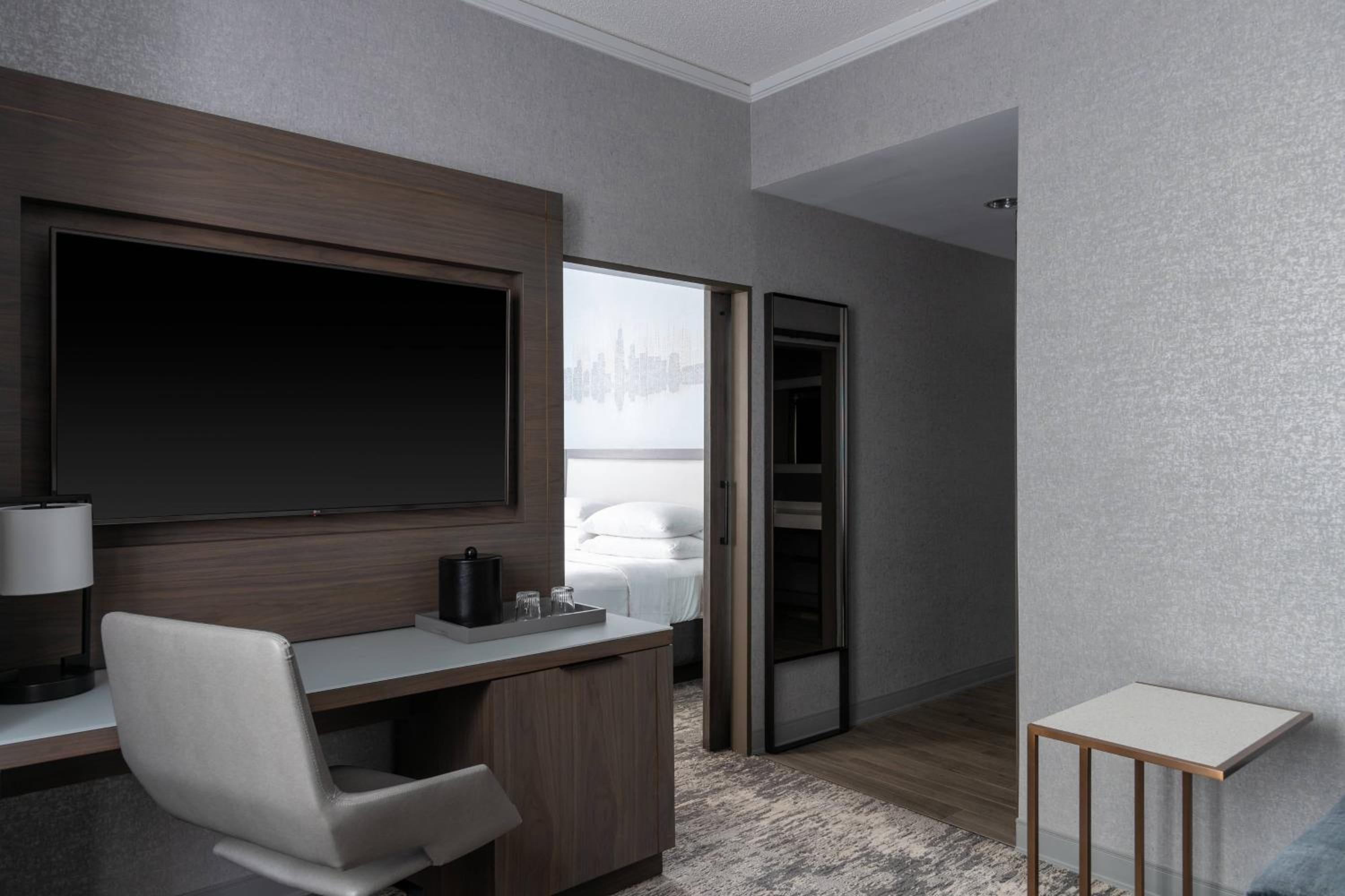 One-Bedroom King Suite