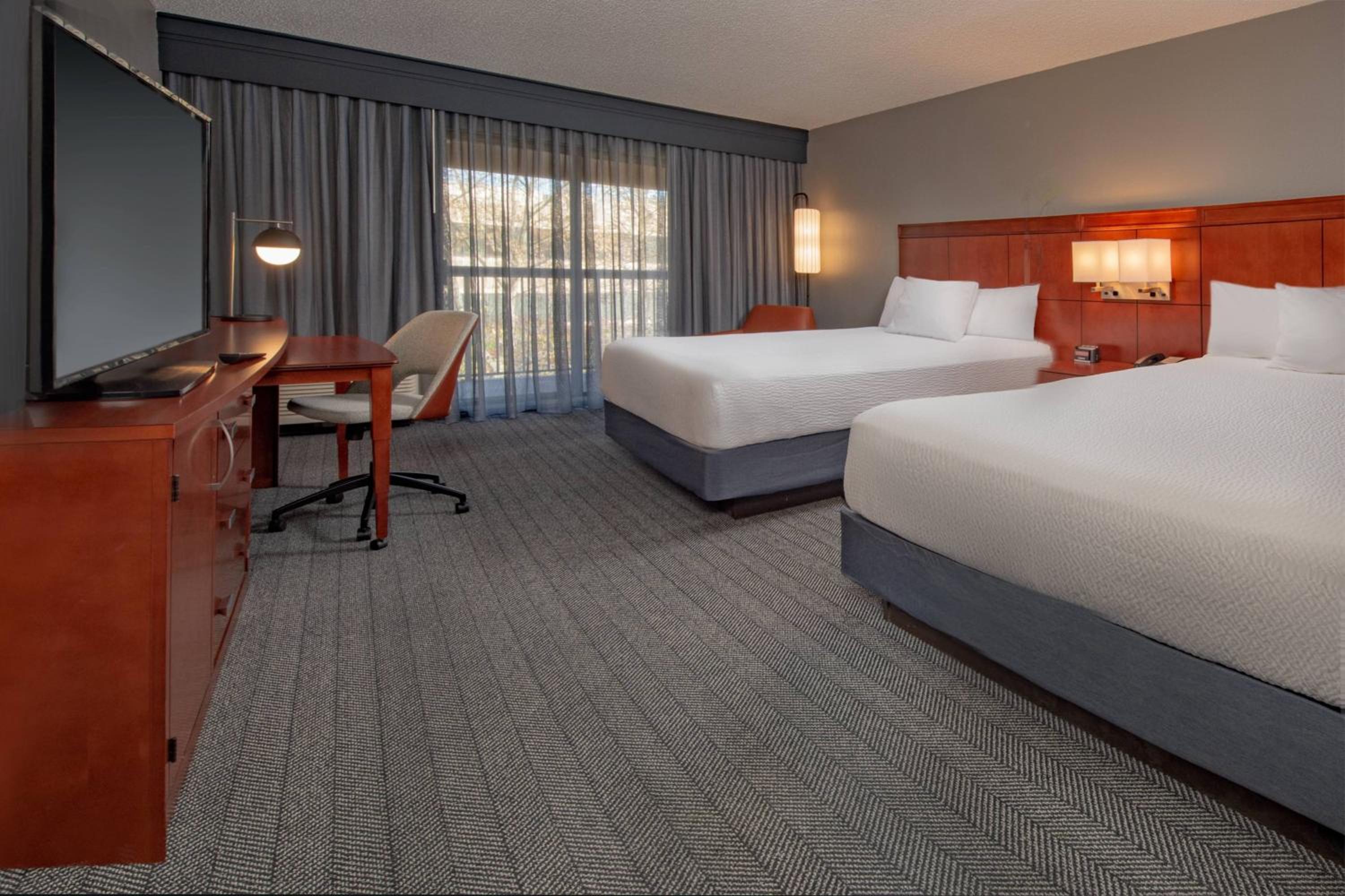 Queen Room with Two Queen Beds - Photo 1