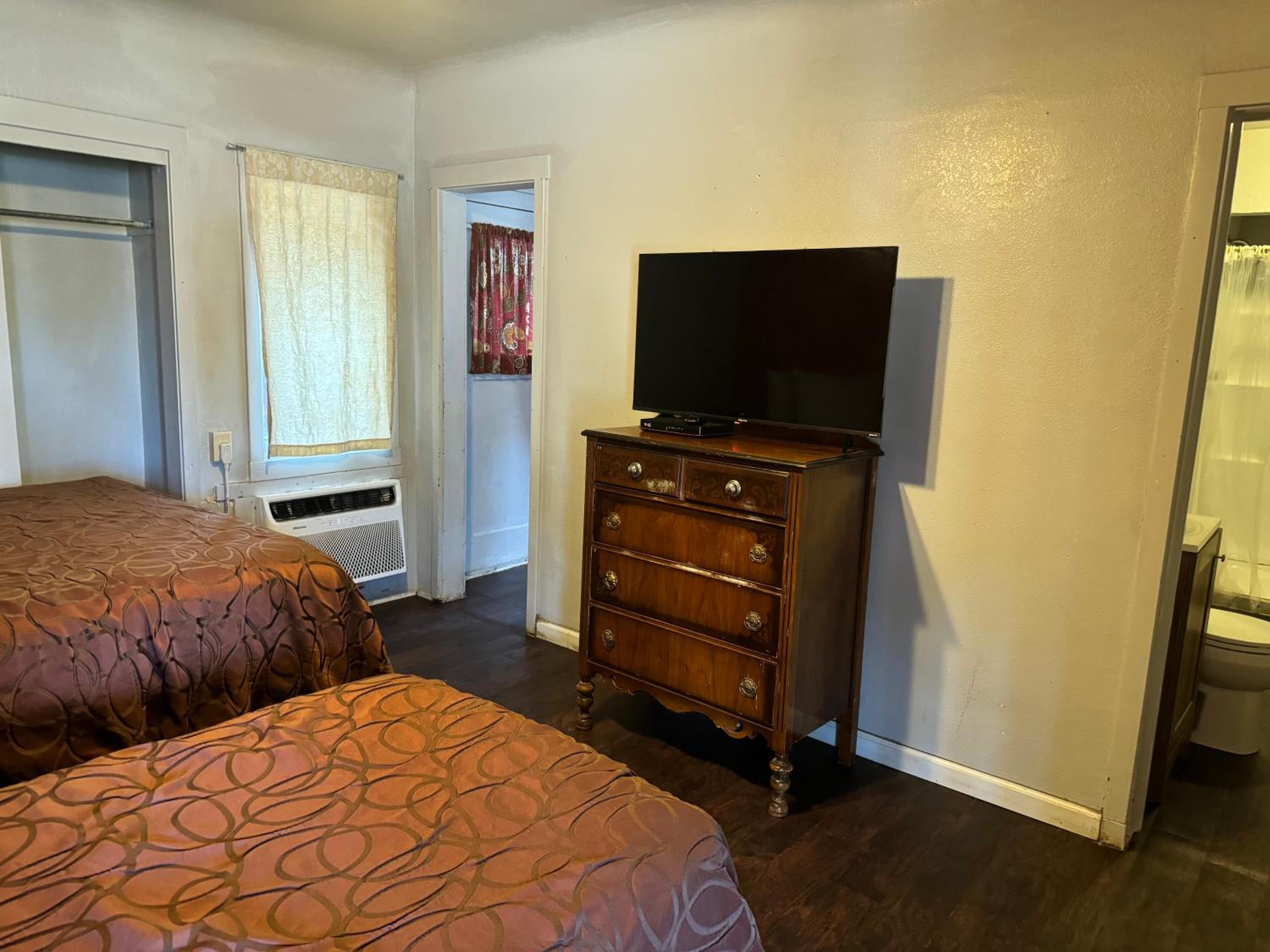 Double Room with Private Bathroom photo 2