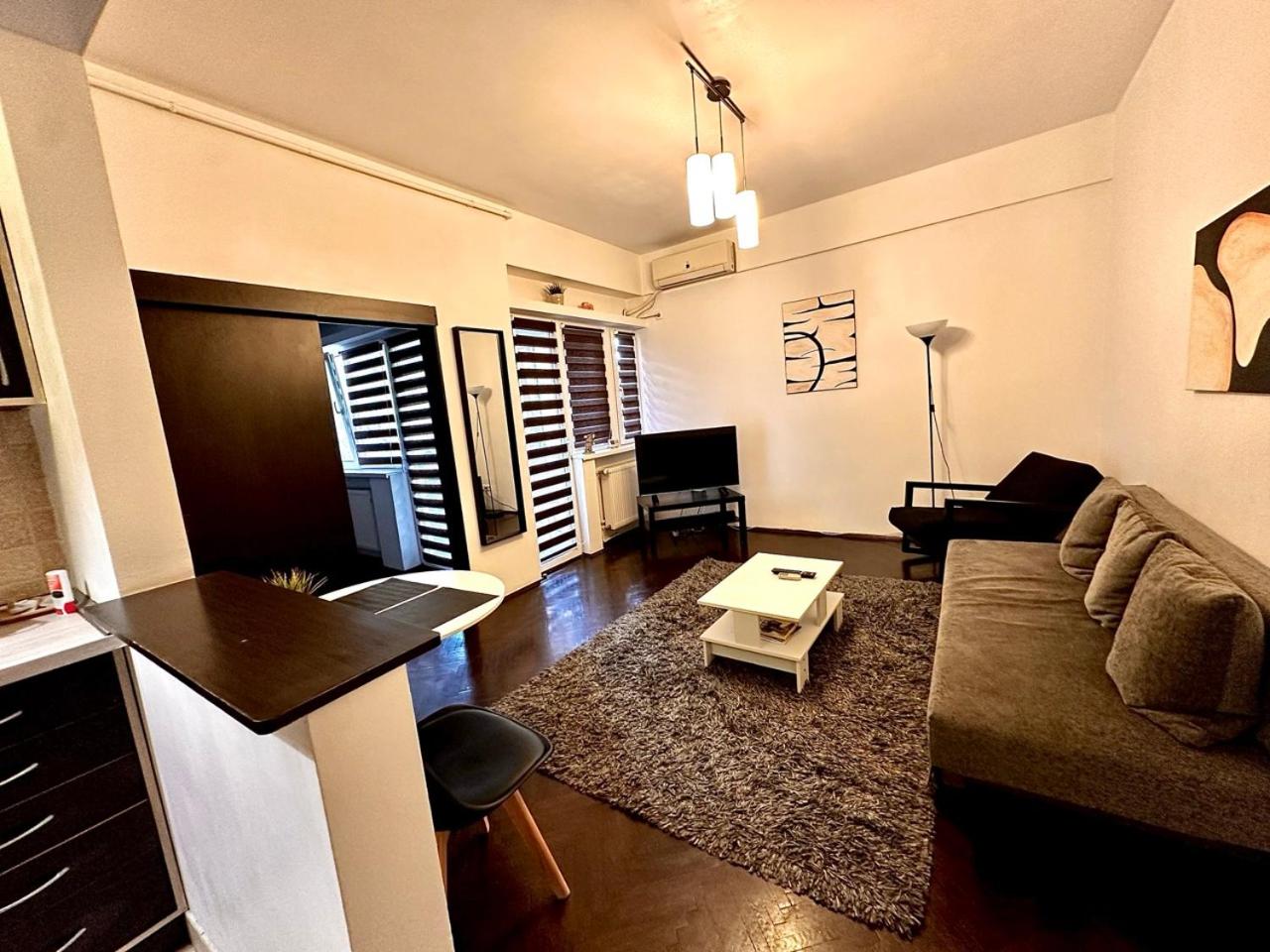 Apartment with Balcony - Photo 29