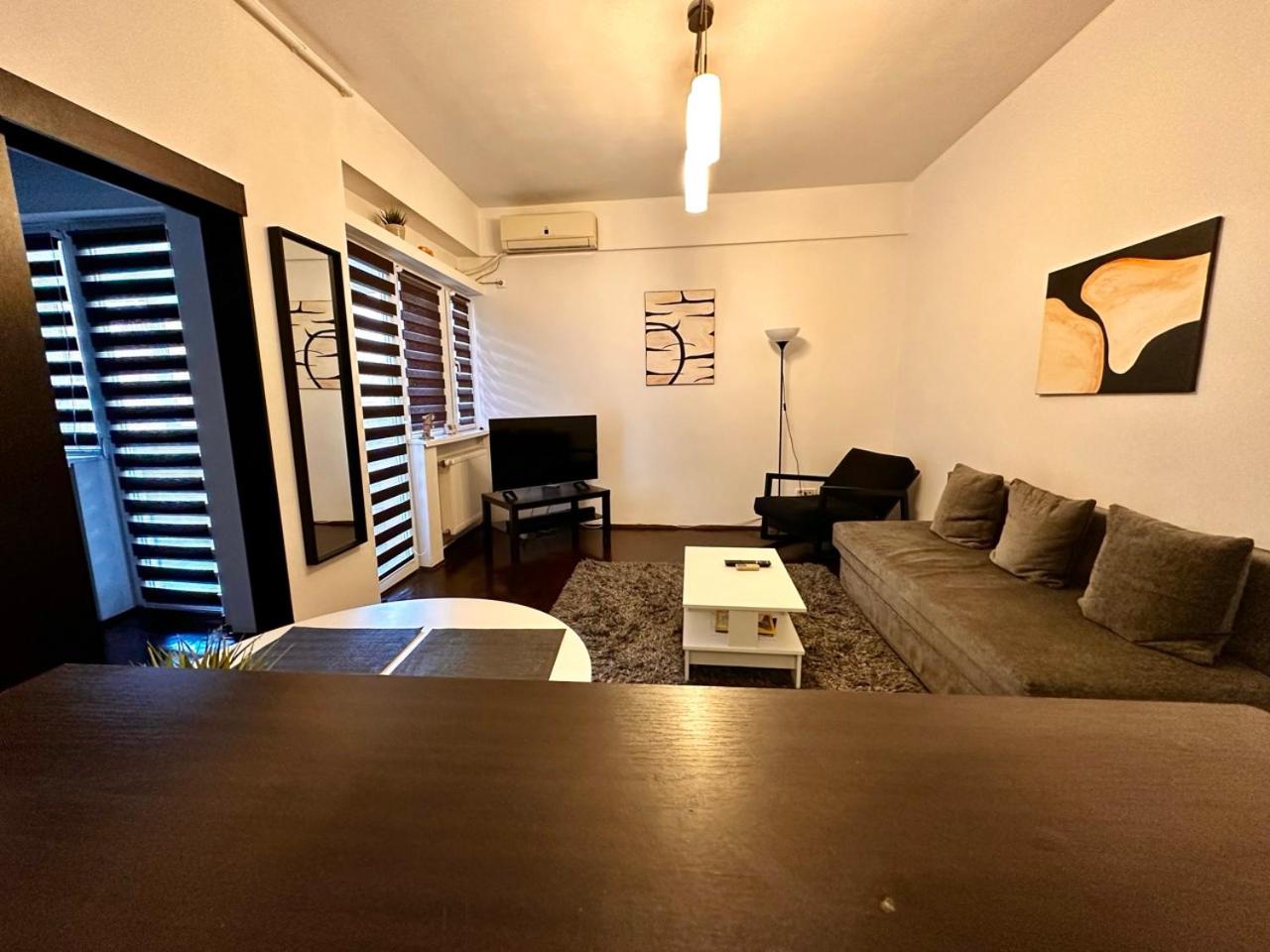 Apartment with Balcony - Photo 31