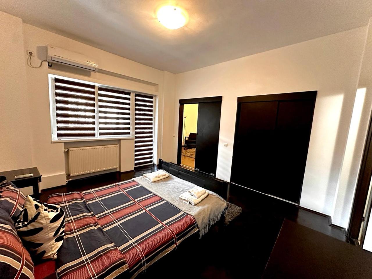 Apartment with Balcony - Photo 14