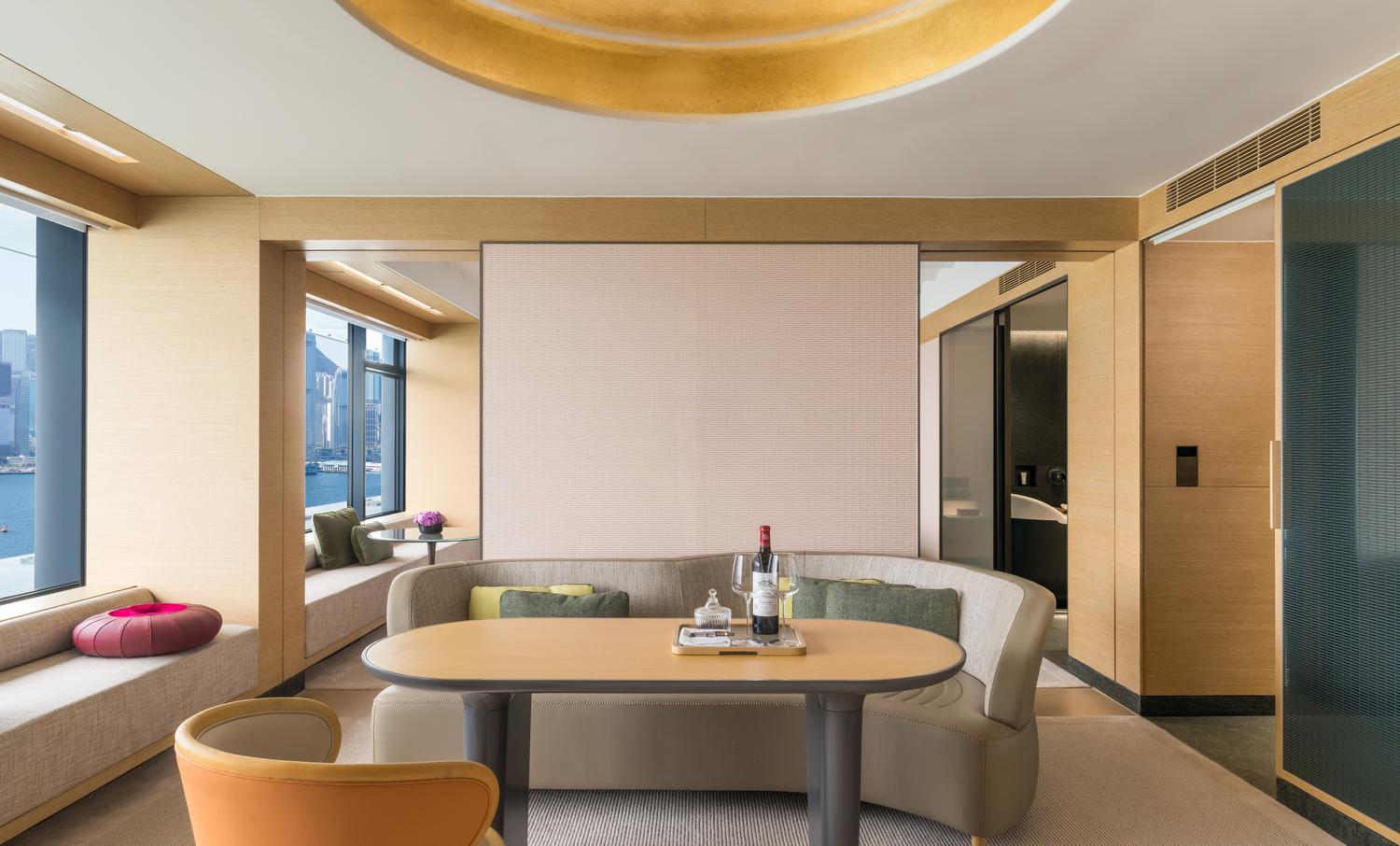 One-Bedroom Suite with Harbor View - High Floor/Club Access thumbnail 6