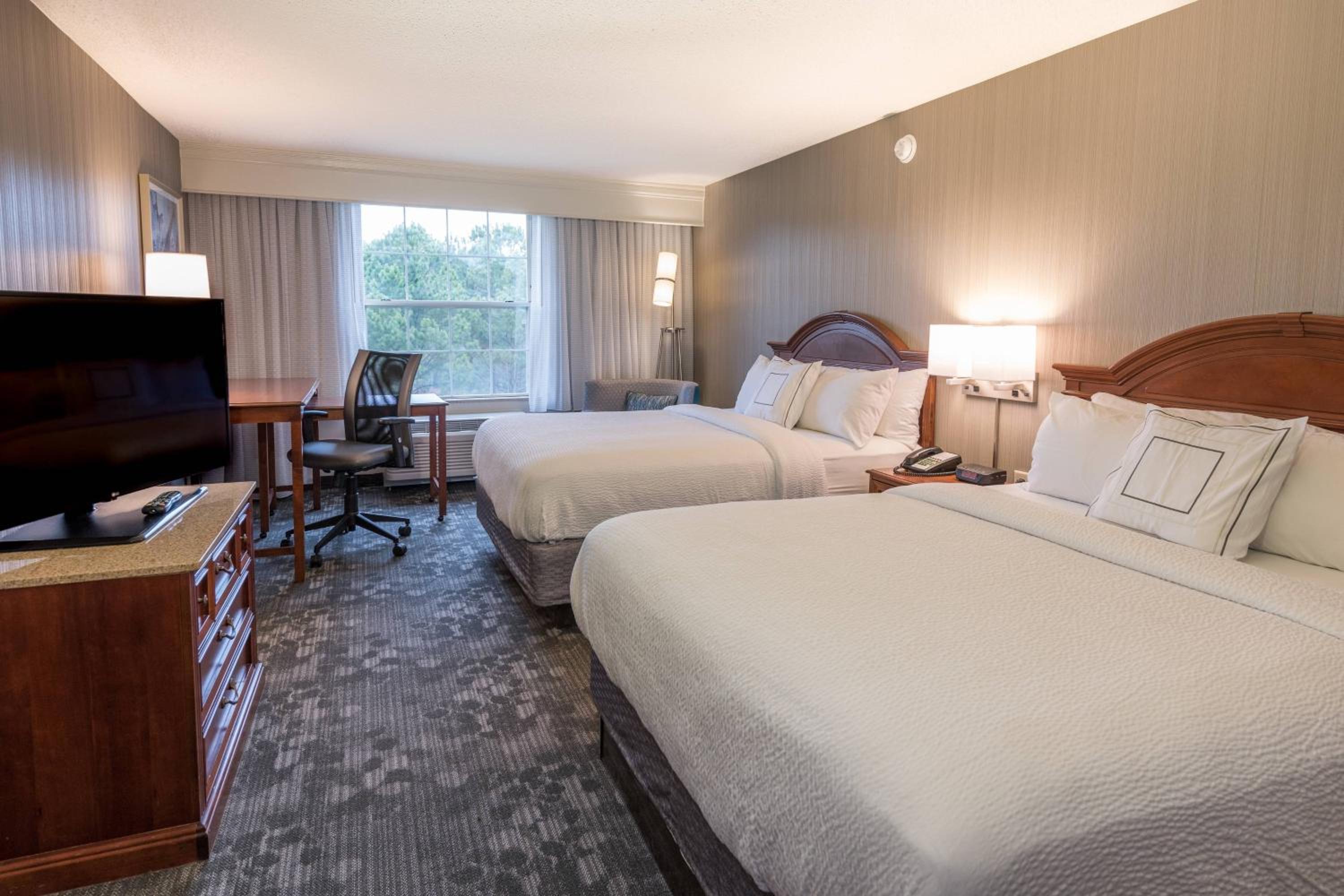 Queen Room with Two Queen Beds - Hearing Accessible - Photo 1