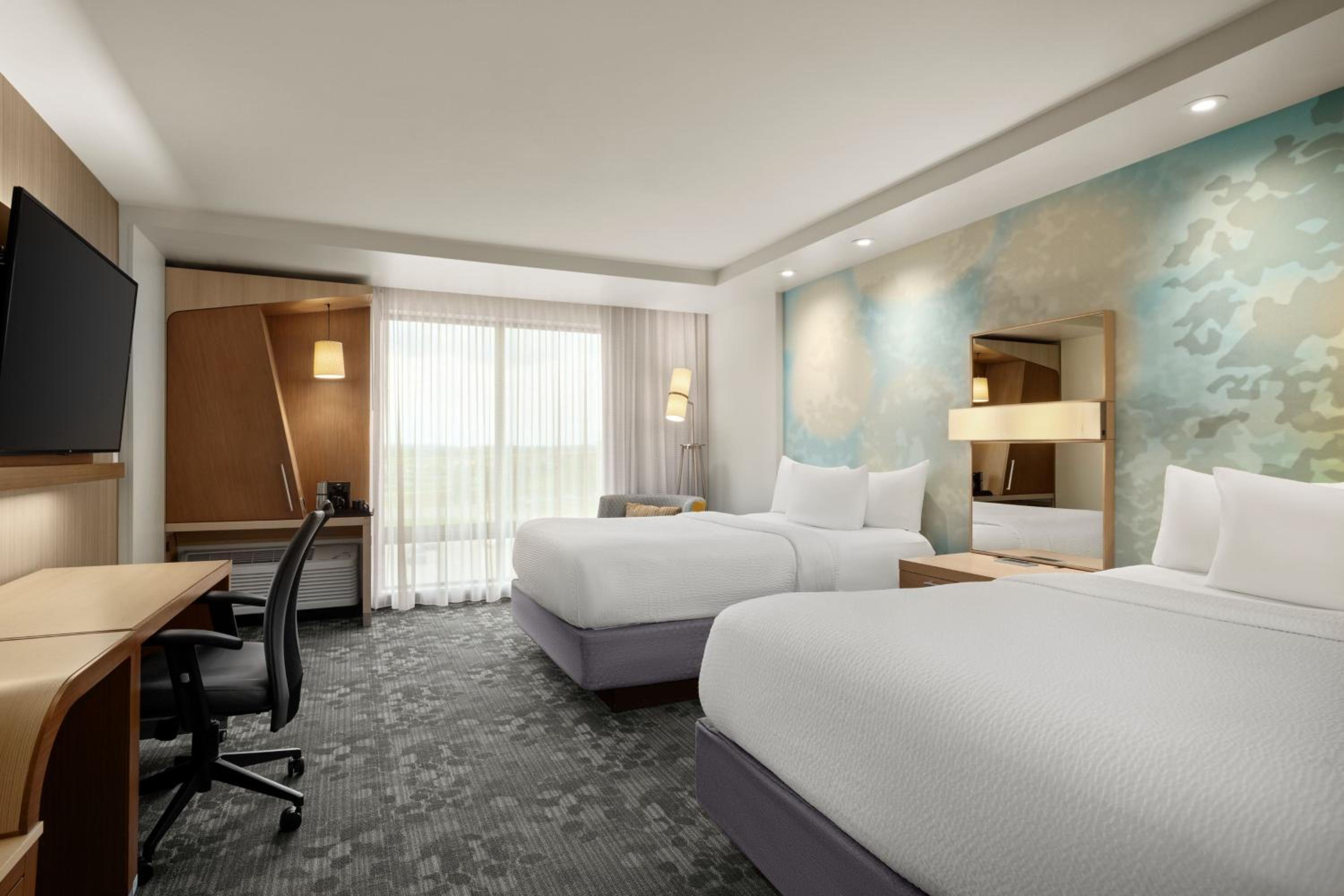 Queen Room with Two Queen Beds and Roll-in Shower - Mobility Accessible