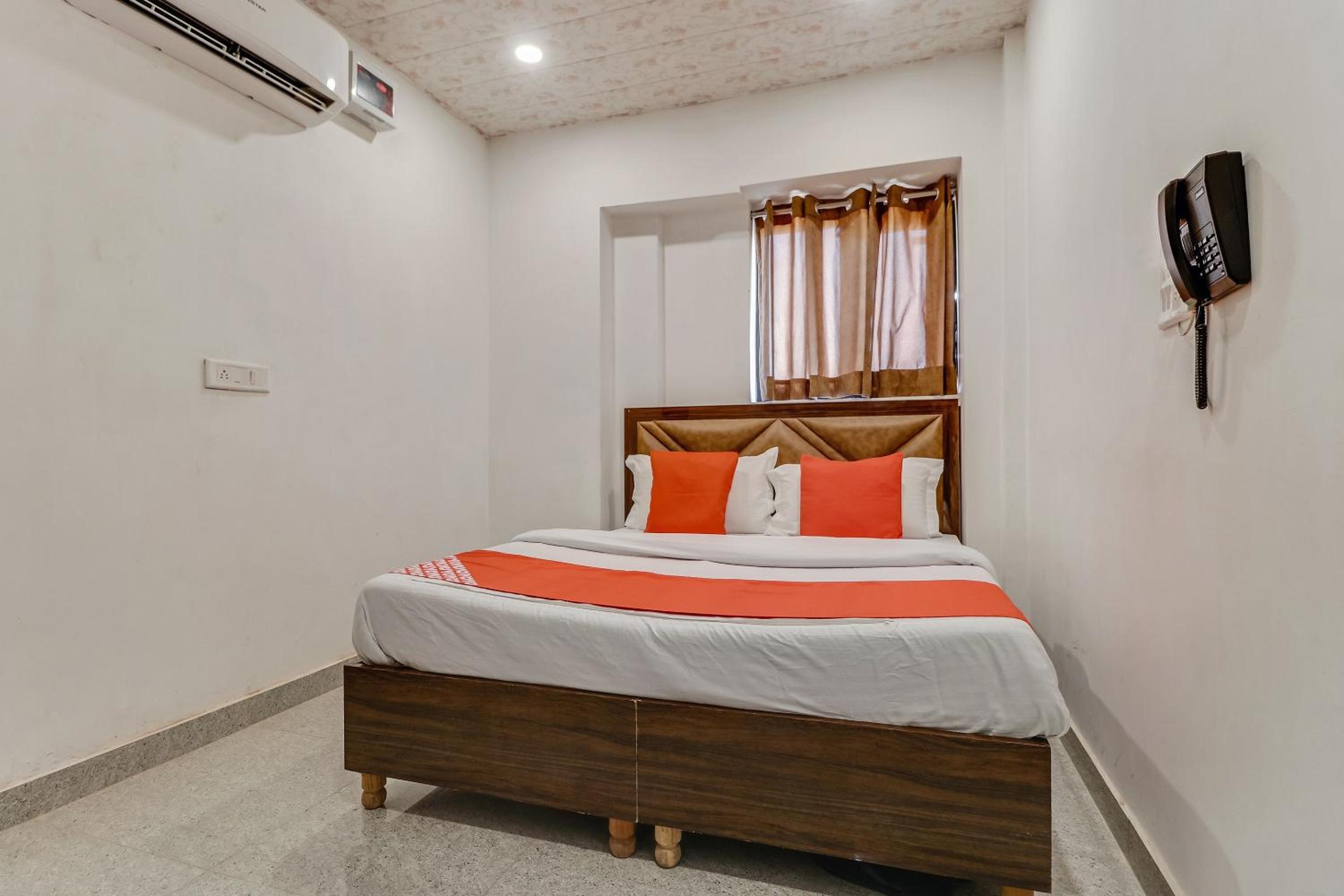 Classic Triple Room - Photo 15