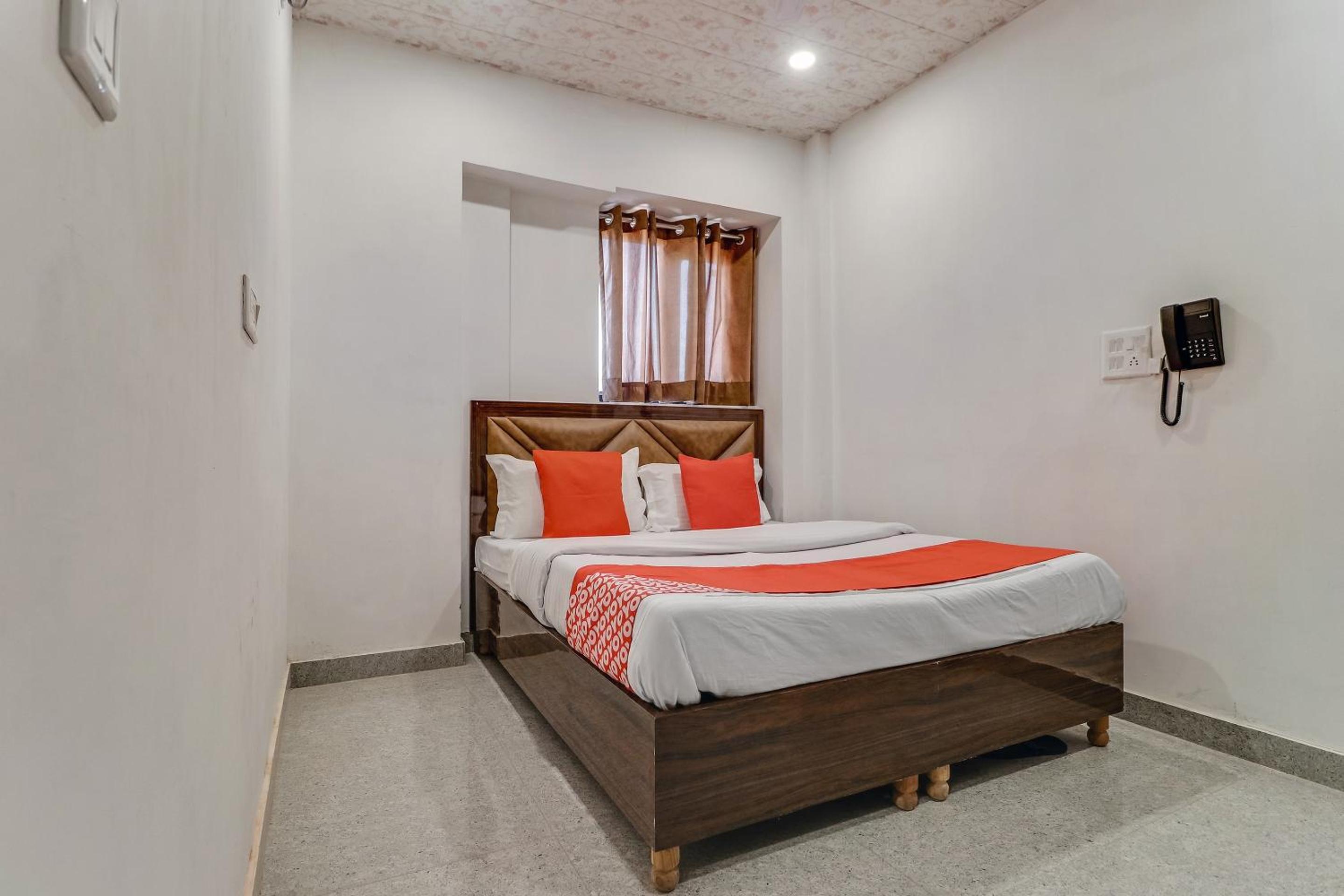 Classic Triple Room - Photo 19