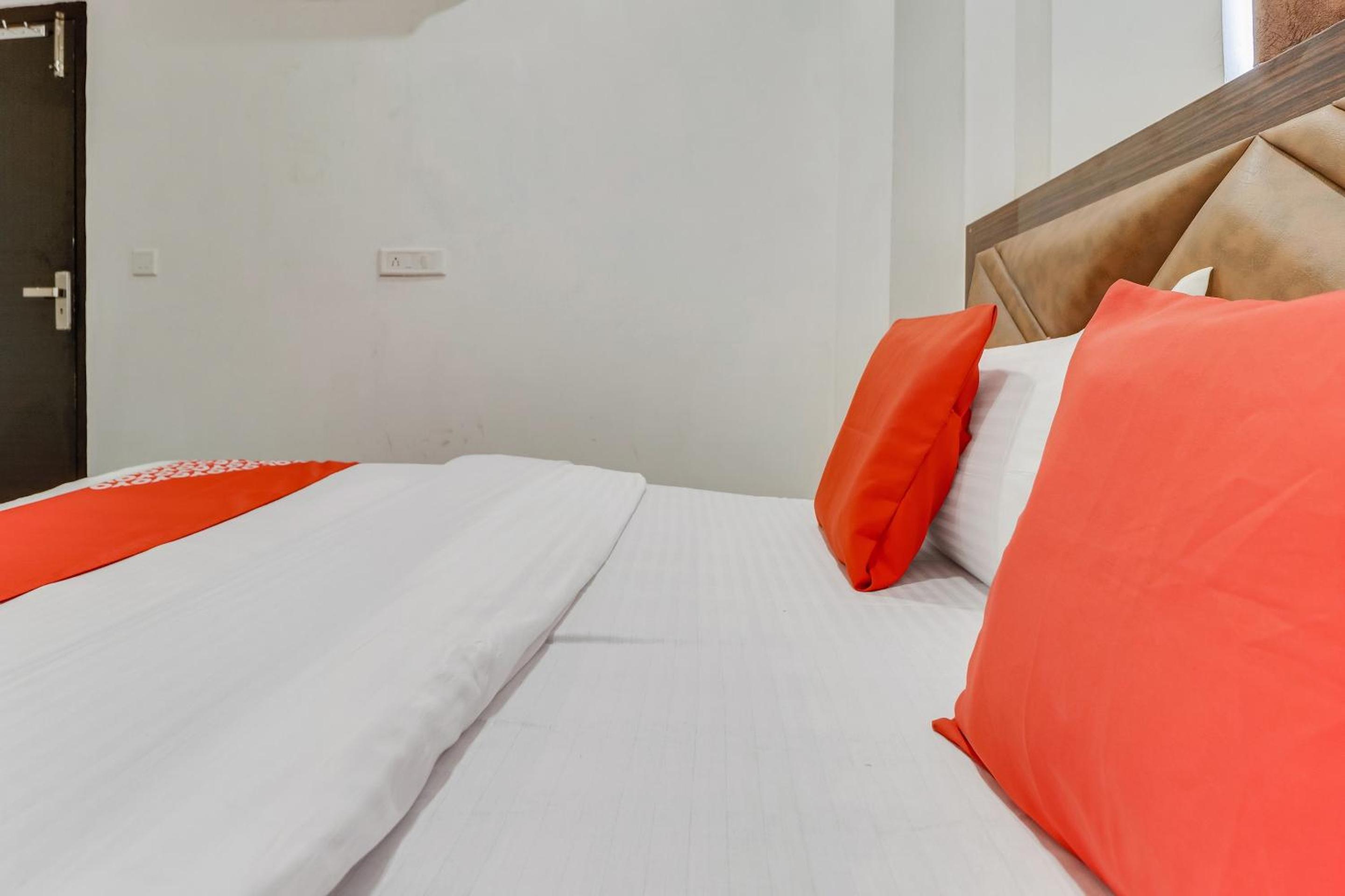 Classic Triple Room - Photo 17