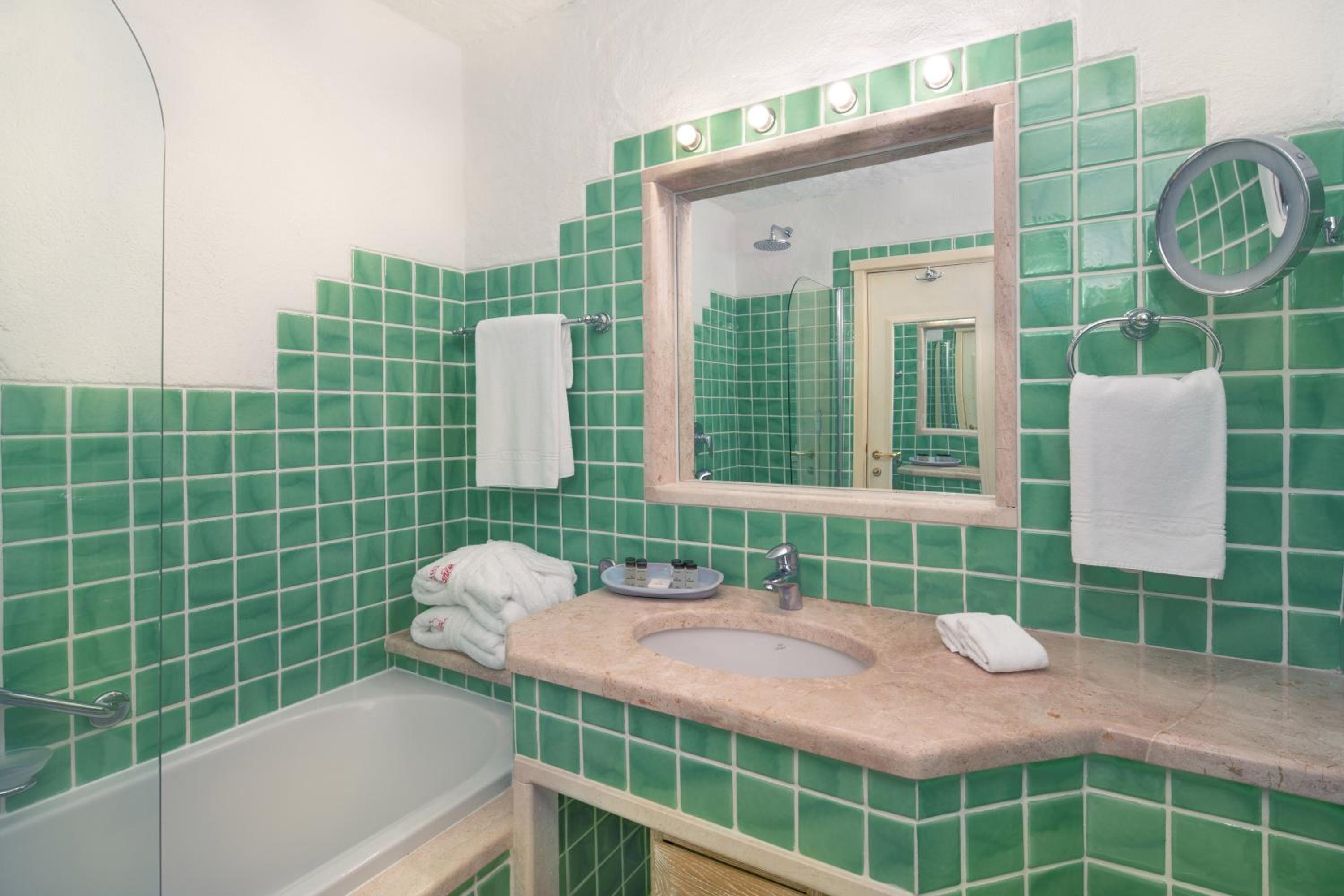 Classic Double Room, king size bed, inner view - Photo 2