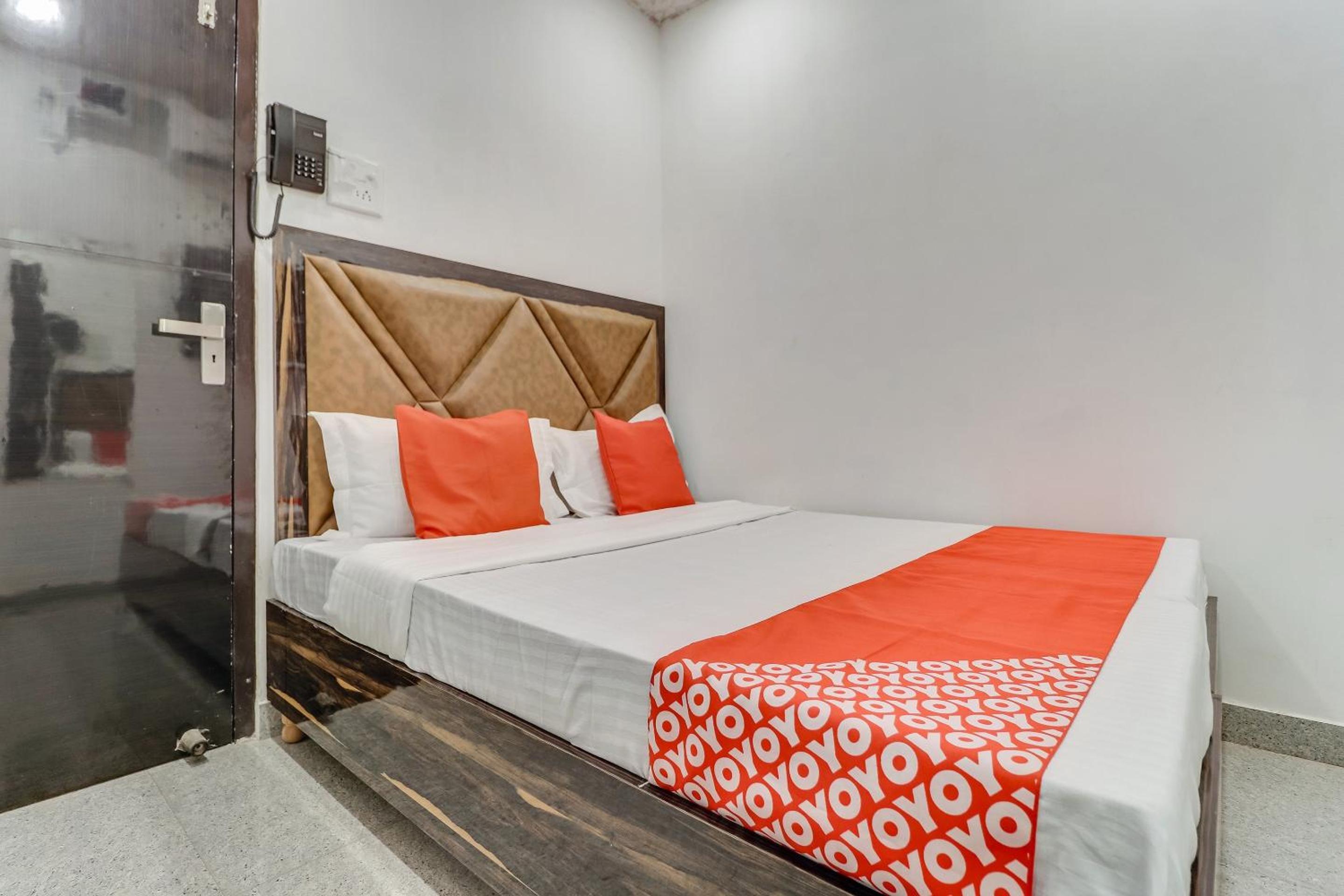 Classic Triple Room - Photo 20