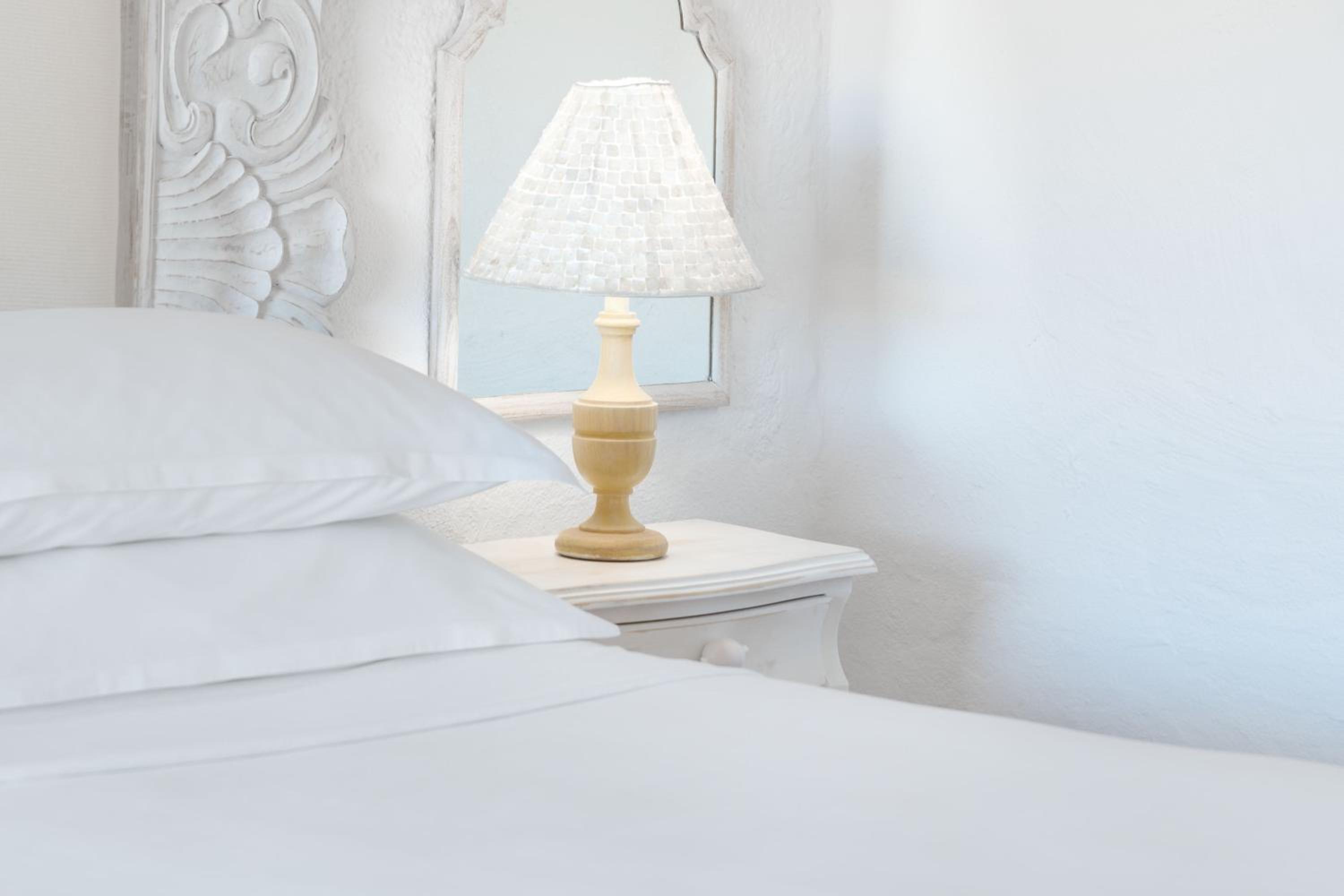 Superior Double Room, king size bed, courtyard View, terrace - Photo 3