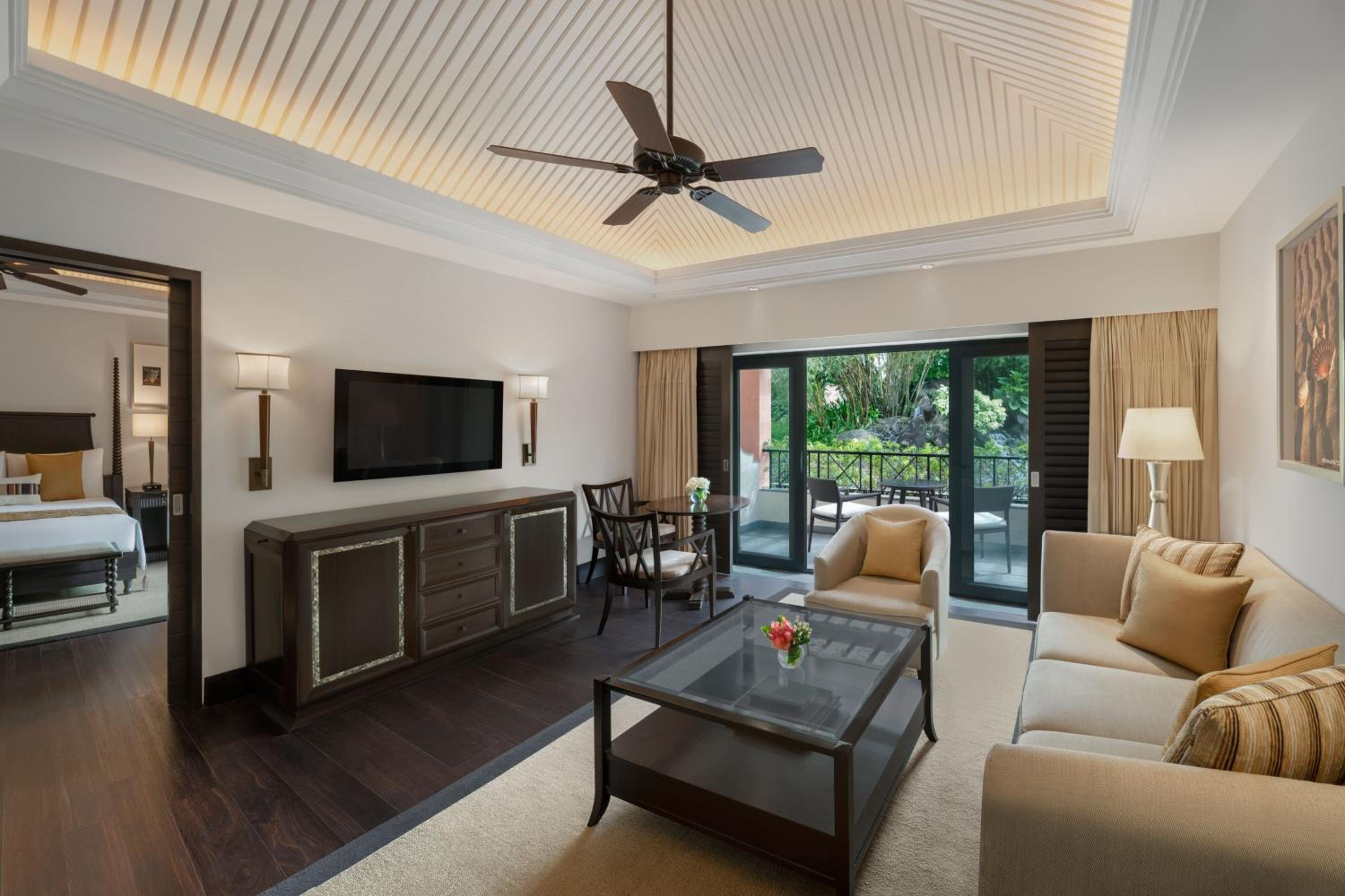 St. Regis Suite, Lagoon View  - Photo 1