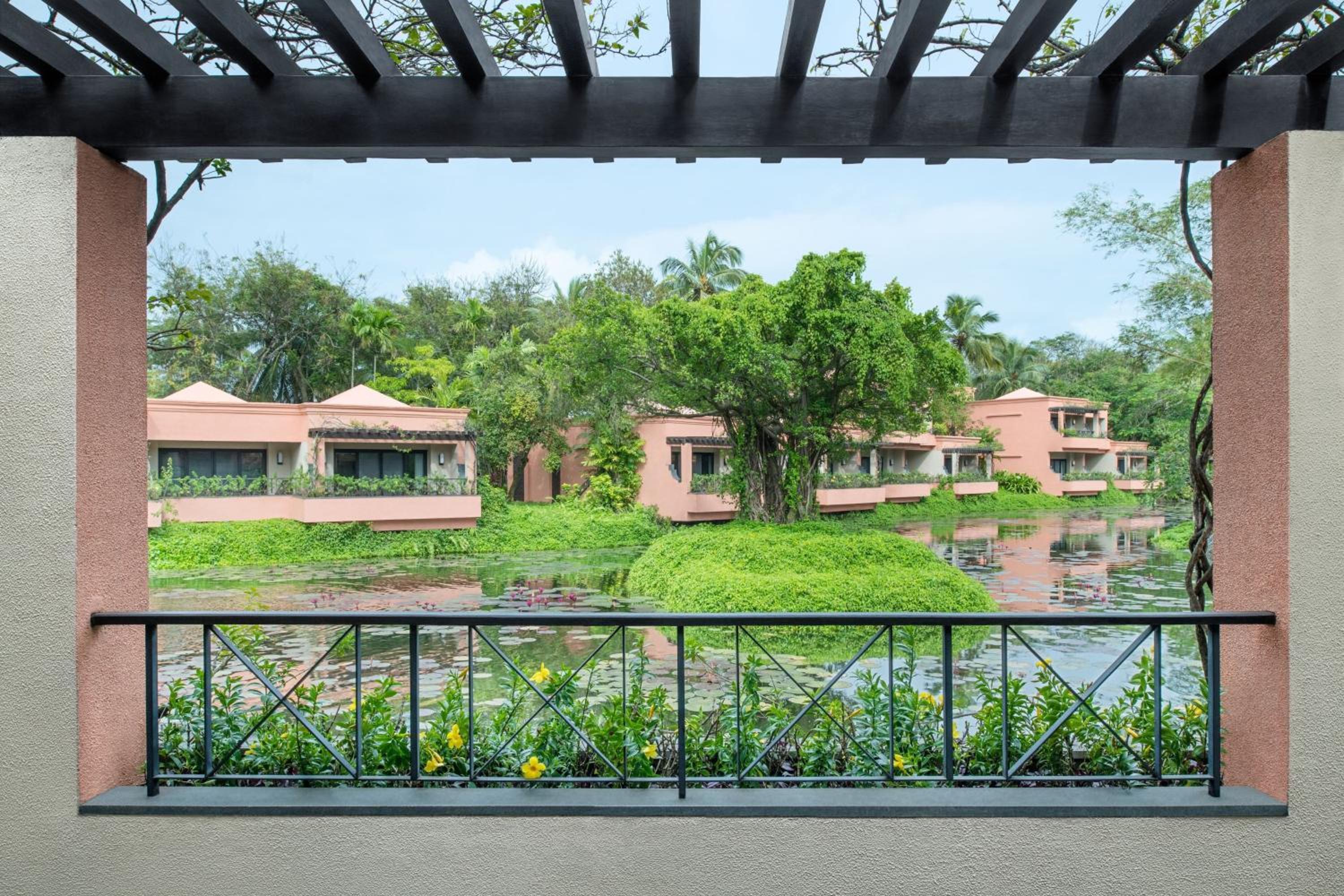  Caroline Astor Suite, Lagoon View - Photo 2