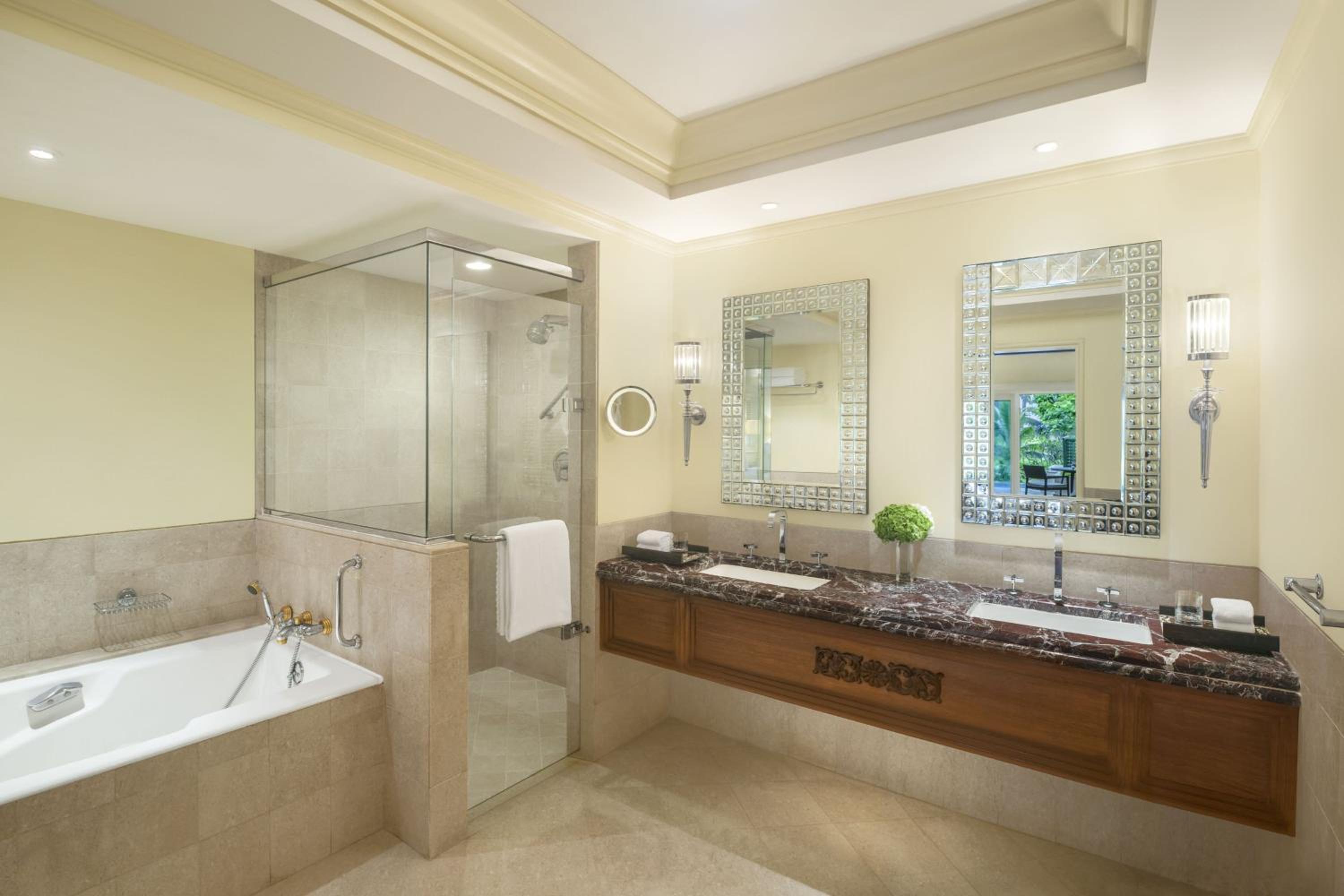 John Jacob Astor Villa - 2 Bedroom Villa, Plunge Pool - Private round trip Dabolim airport transfers - Photo 2