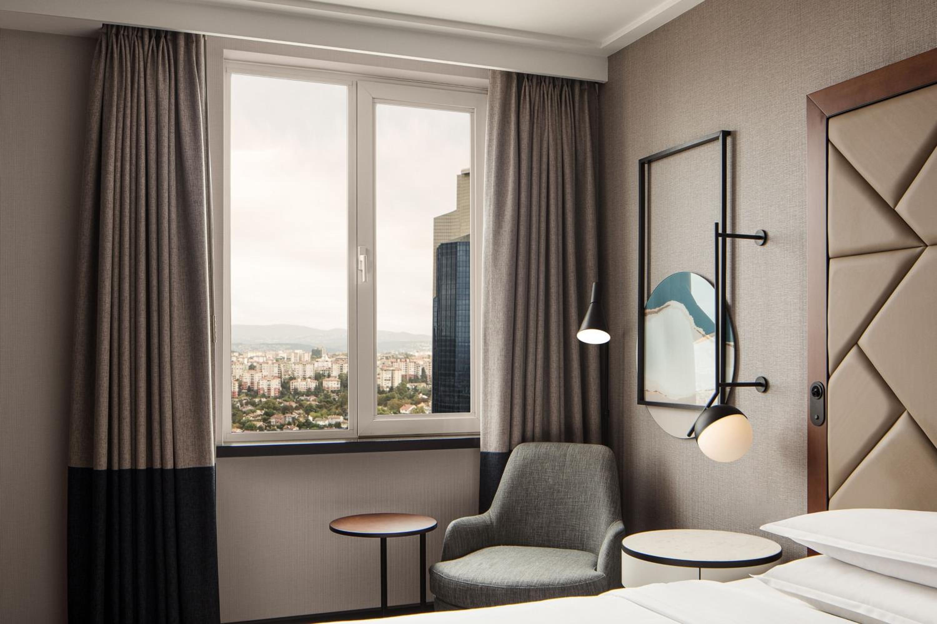 Executive King Room - Lounge Access