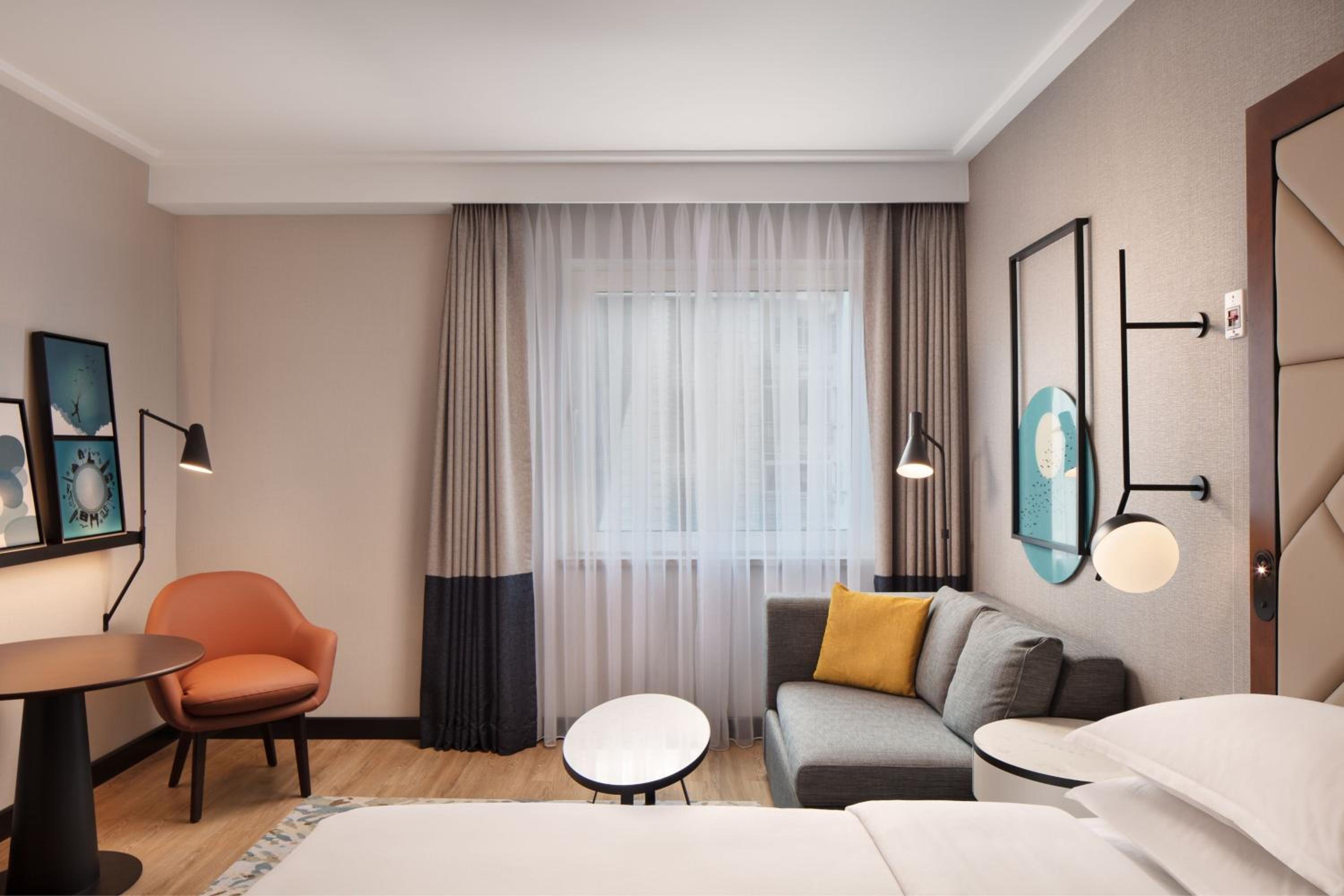 Deluxe King Room