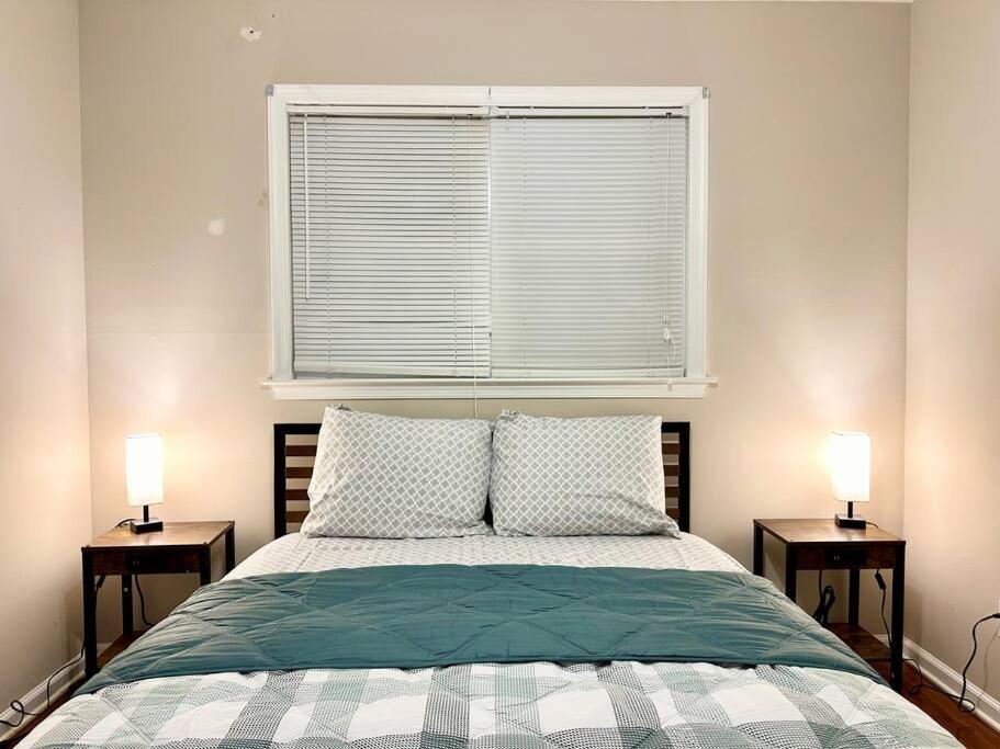 Five-Bedroom House photo 1