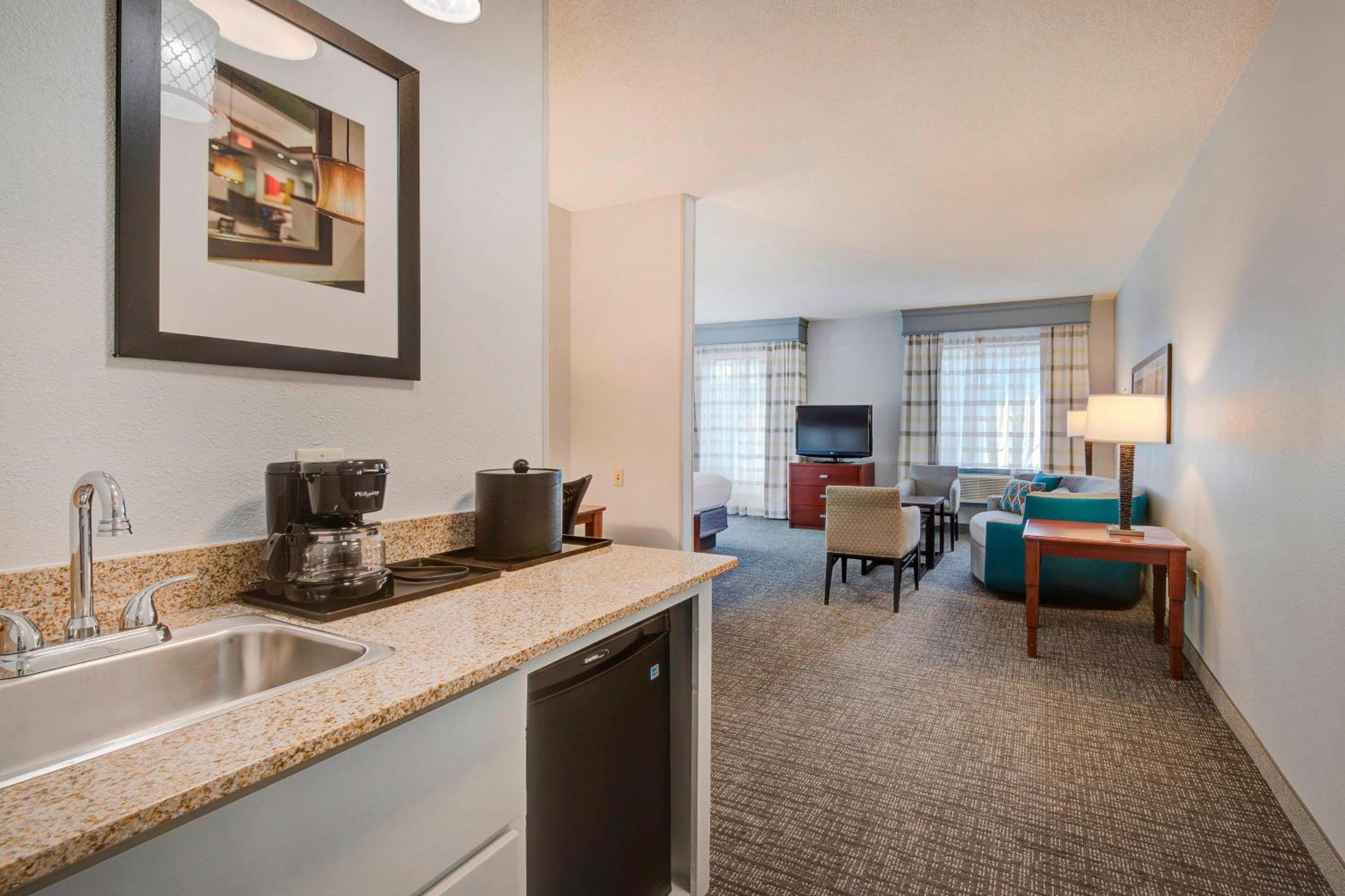King Suite with Sofa Bed photo 3