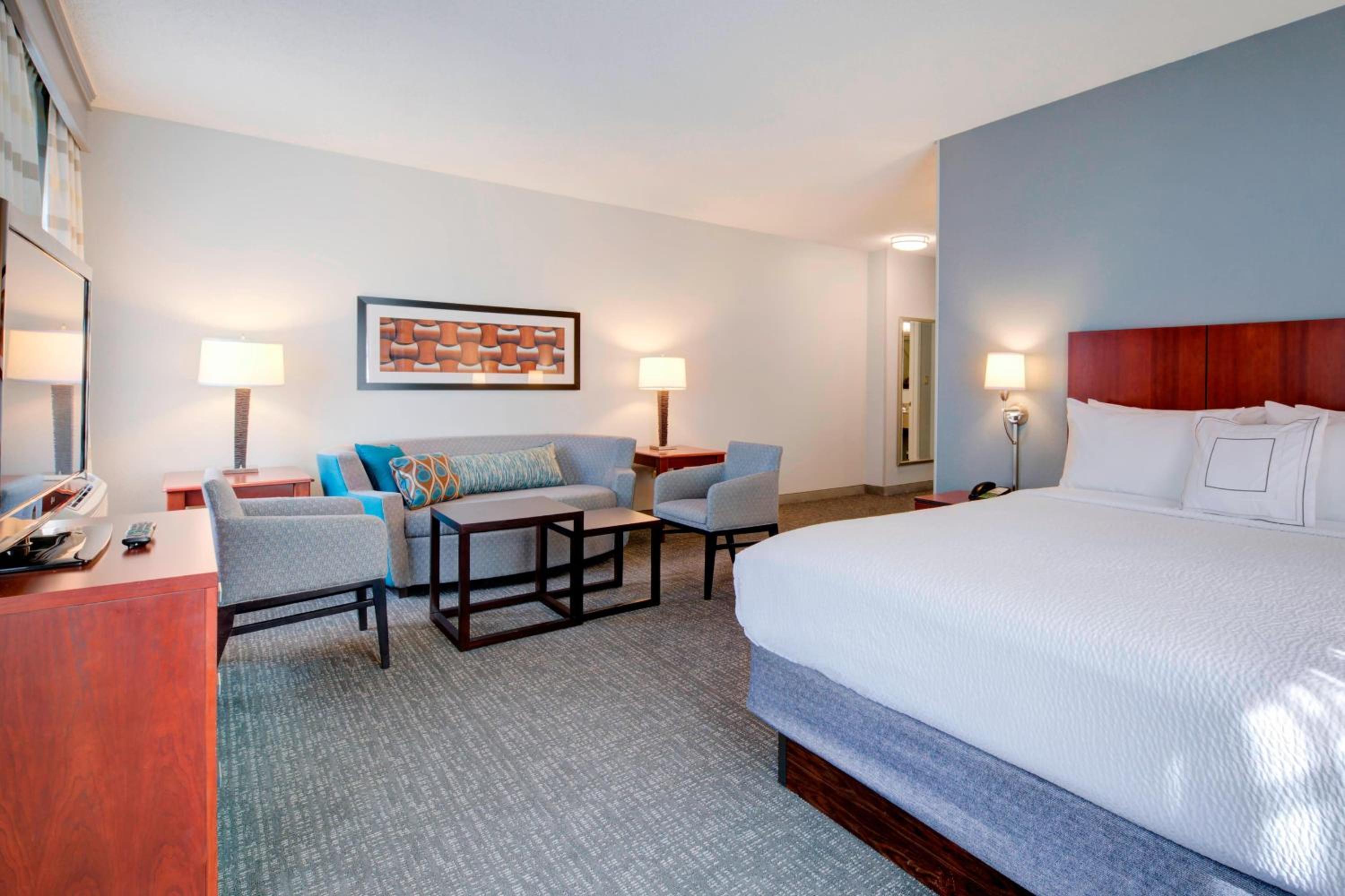 King Suite with Sofa Bed photo 2